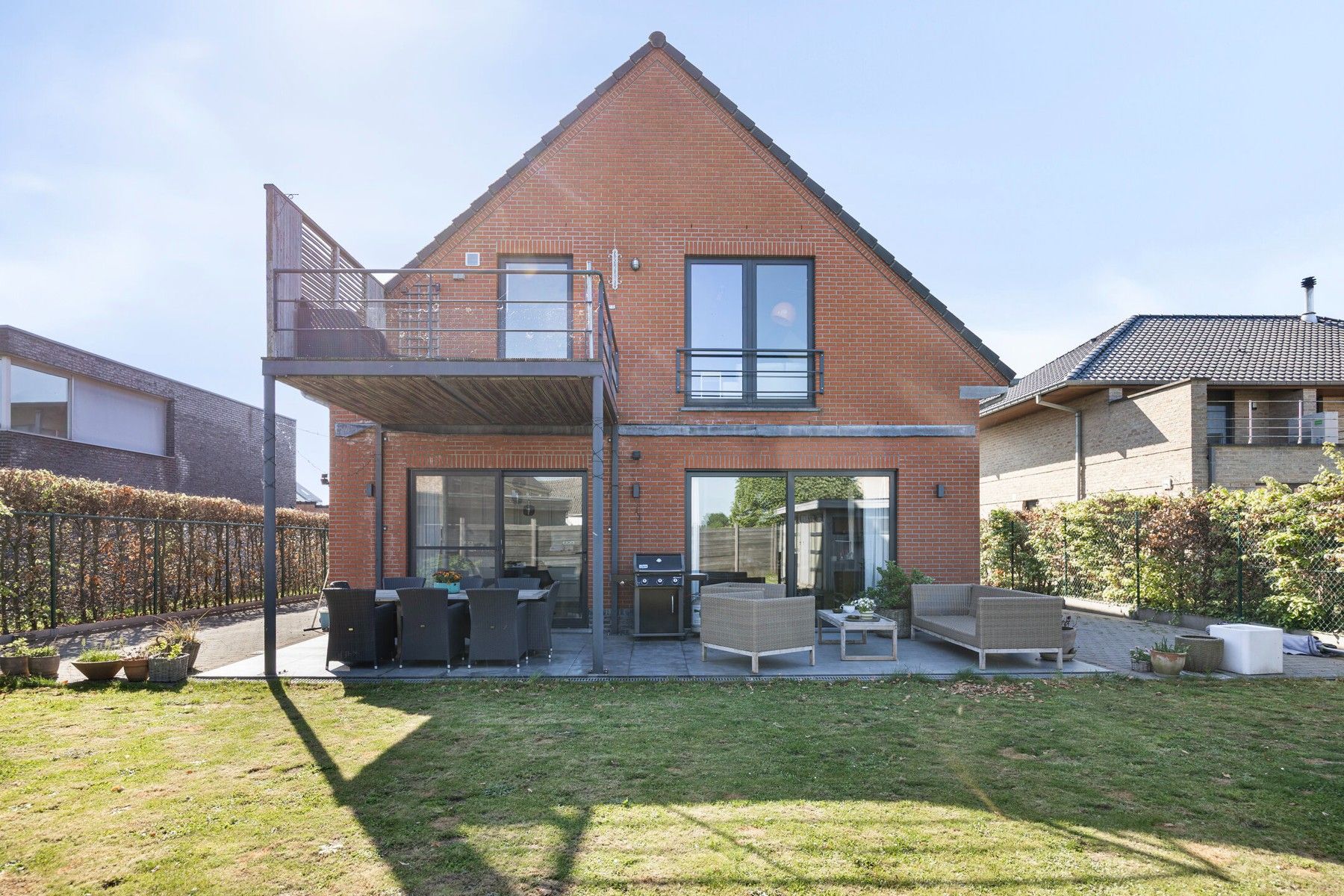 Gelijkvloersappartement met terras en kleine tuin foto 22