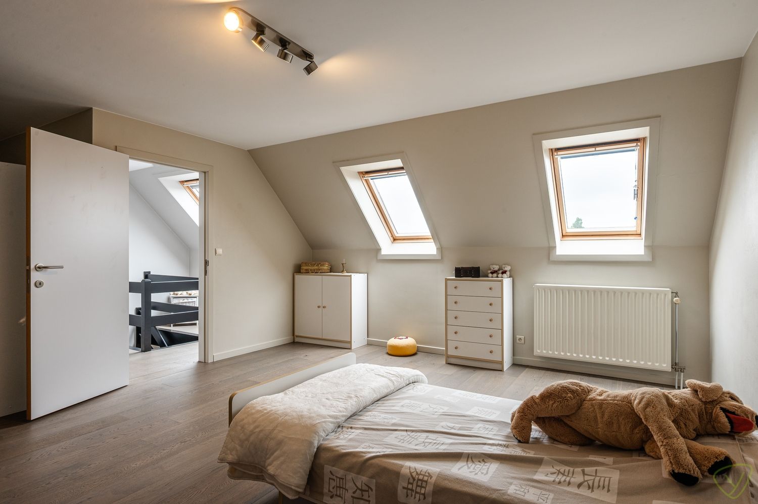 Instapklaar duplex-appartement met terras en garage in Adegem foto 19