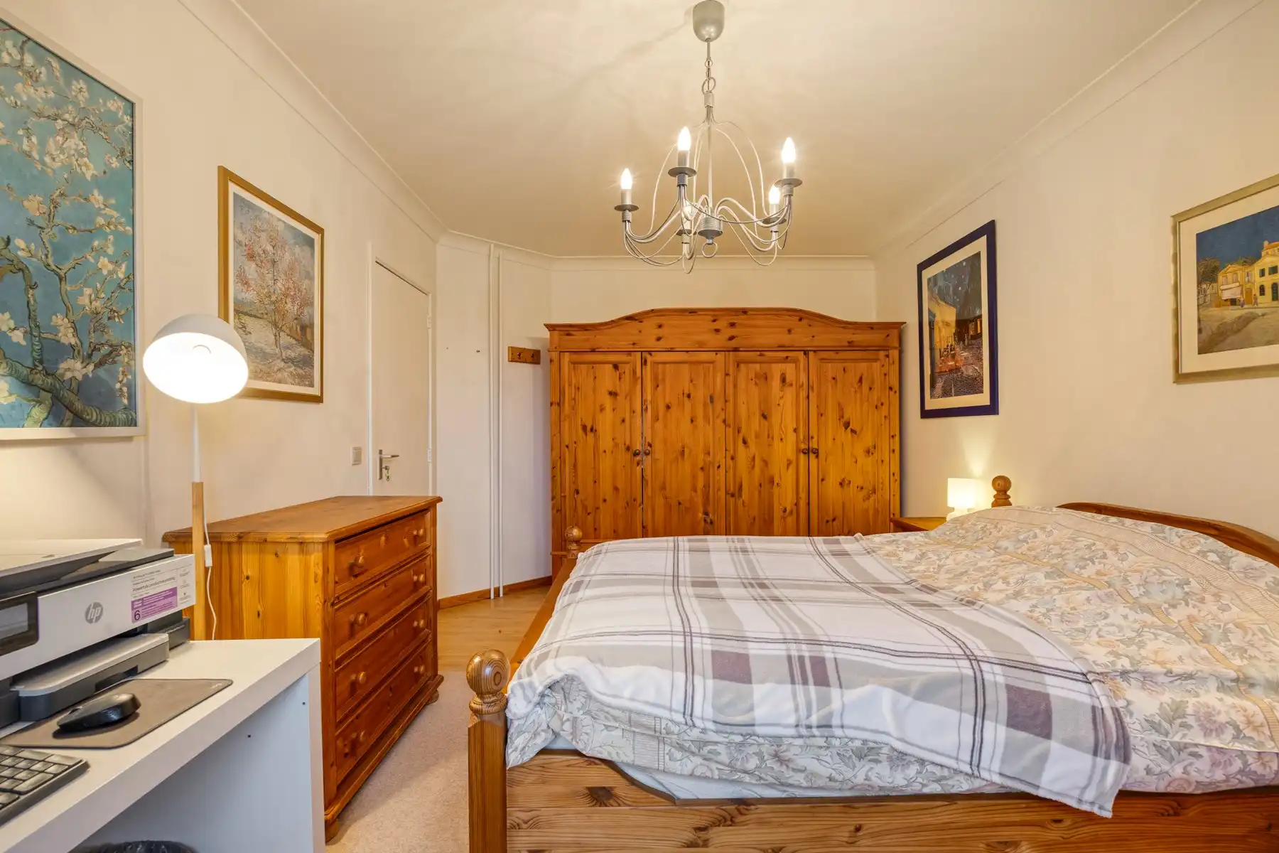 Cosy gezinswoning met 4 slaapkamers, garage en tuin - NATO op 10 min. foto 22