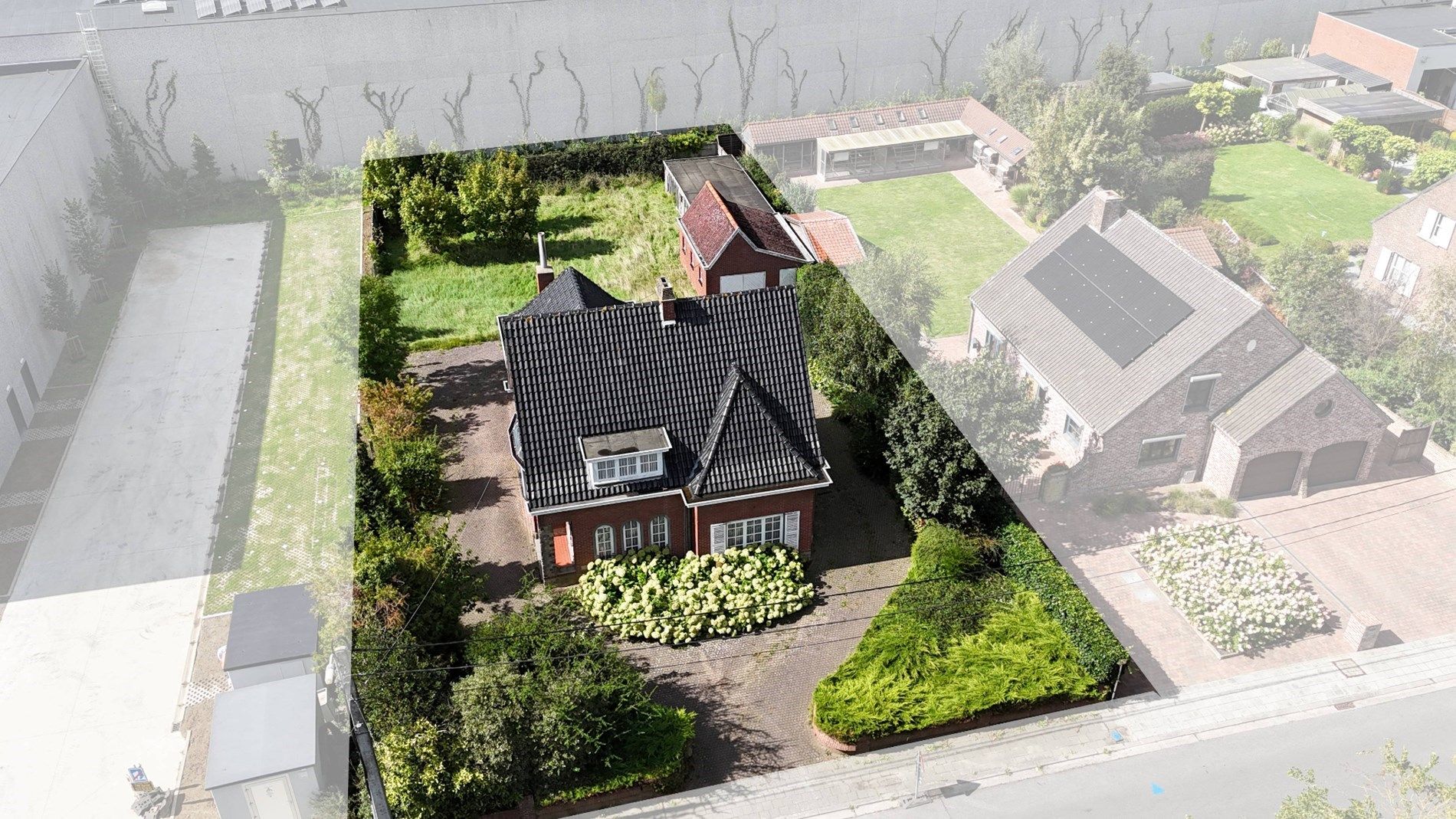 Charmante te renoveren villa, zonder renovatieplicht, op een perceel van 1.116 m2, met 3 slaapkamers en een garage. foto 5