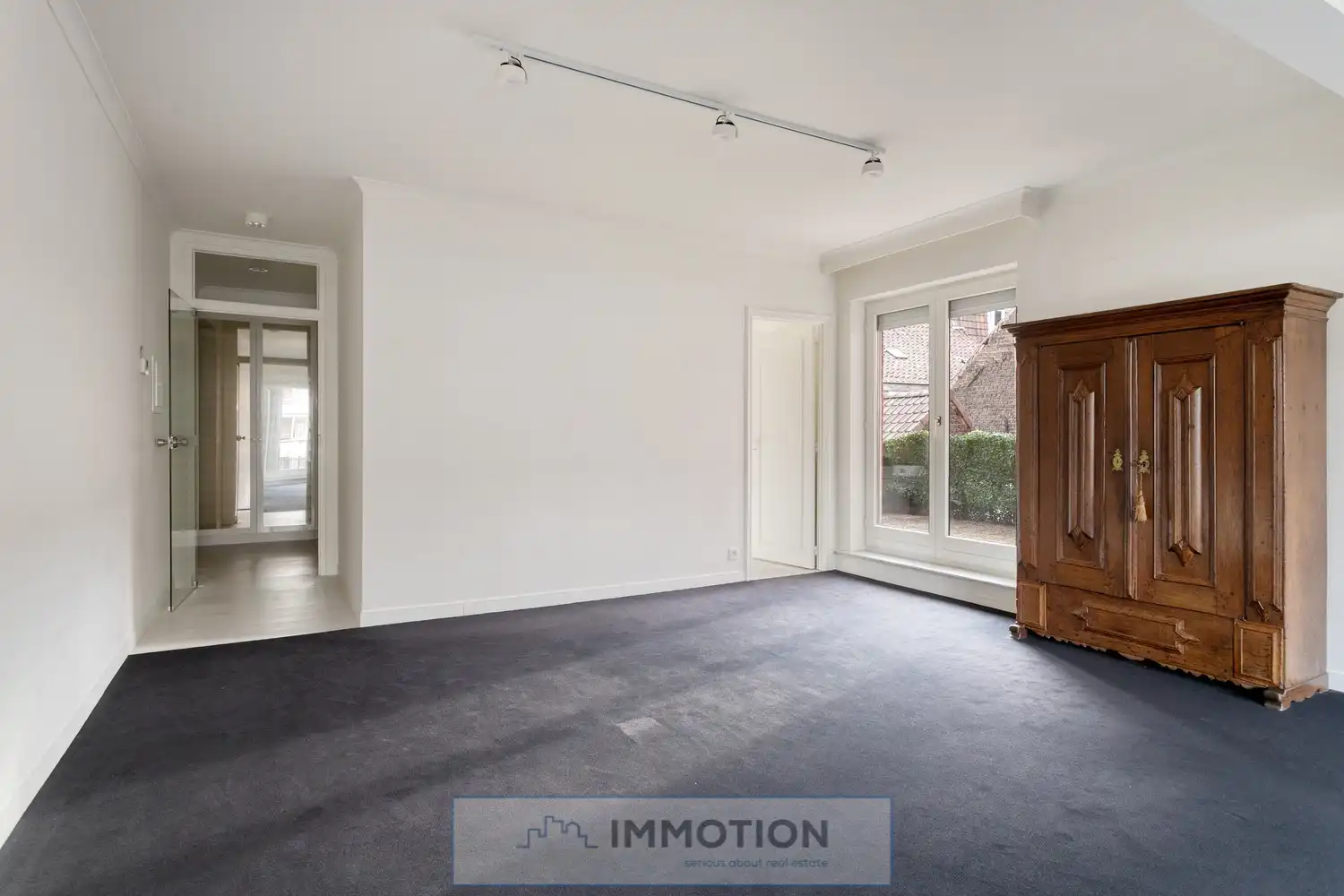 Mooi 1-slaapkamer appartement met parking aan het Overbekeplein. foto 5