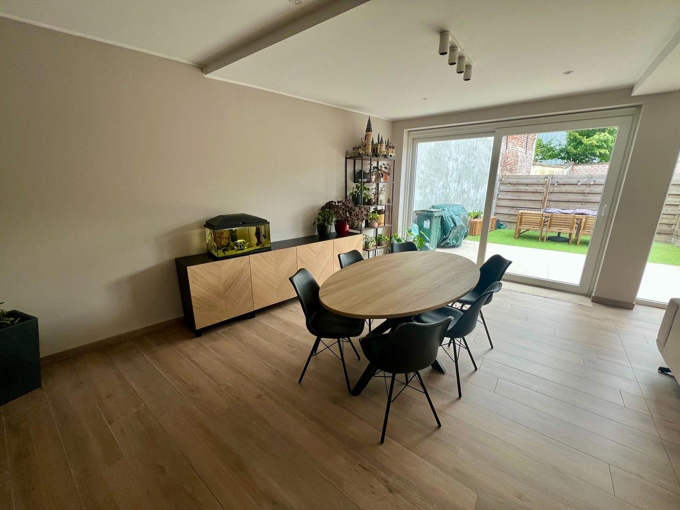 Prachtig nieuwbouwappartement met 2 slaapkamers en autostaanplaats! foto 4