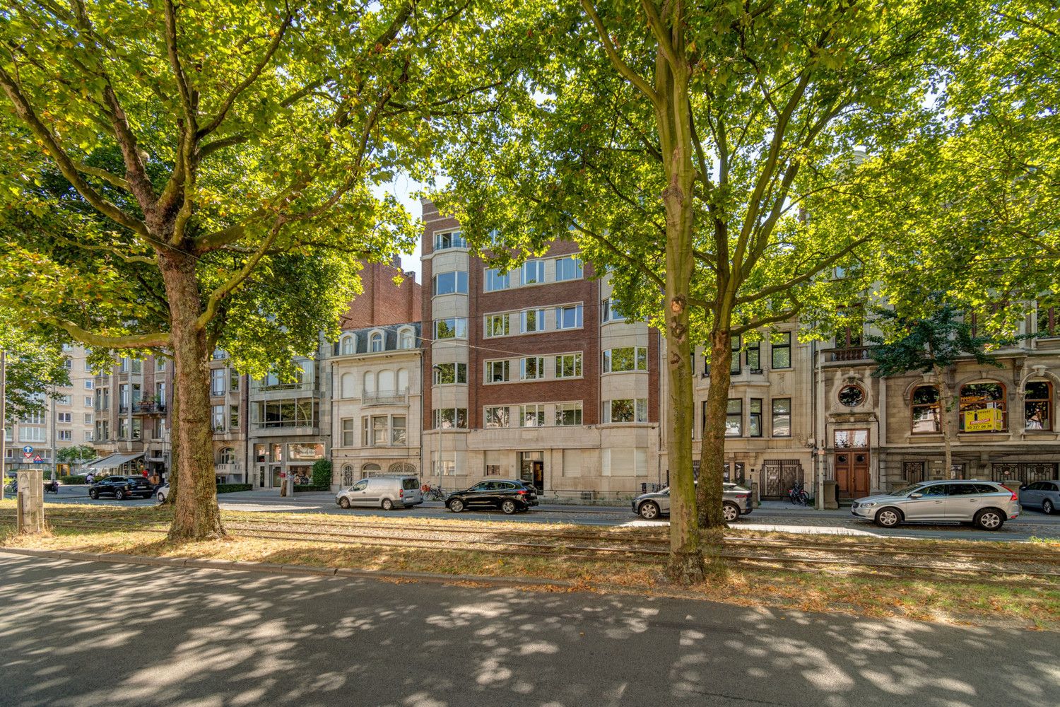 MATCHED: kevin@wellimmo.net voor meer info! Schitterend gerenoveerde art-déco penthouse +/- 200m² op toplocatie aan de Jan van Rijswijcklaan met 4 slaapkamers en optionele dubbele parking op wandelafstand foto 36