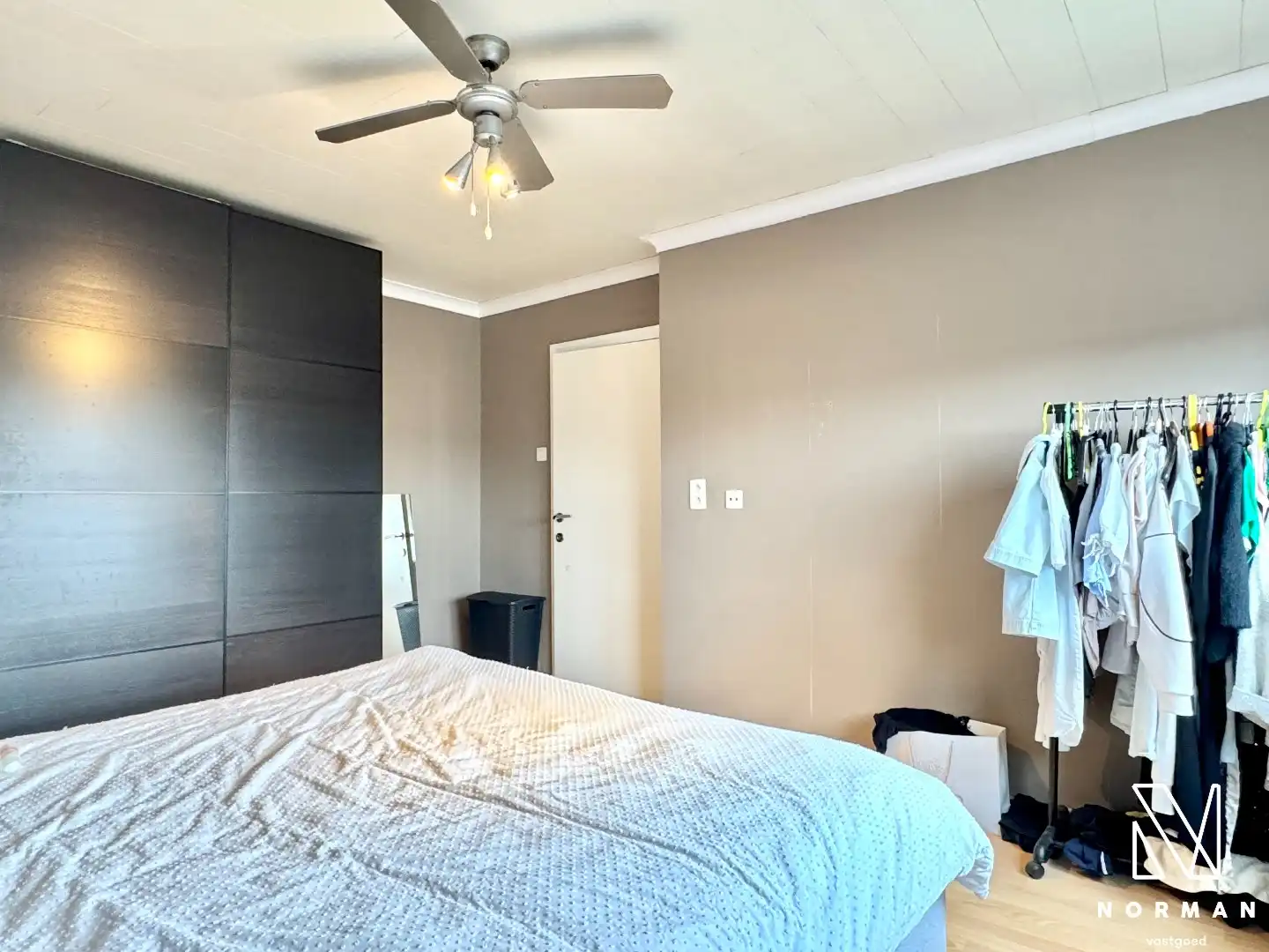 Instapklare woning met 2 slaapkamers, tuin en garage te huur in rustige woonwijk te Hulste! foto 18