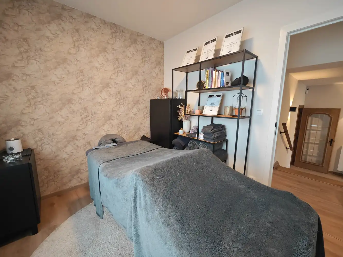 Grotendeels gerenoveerde woning op 16a78ca foto 26