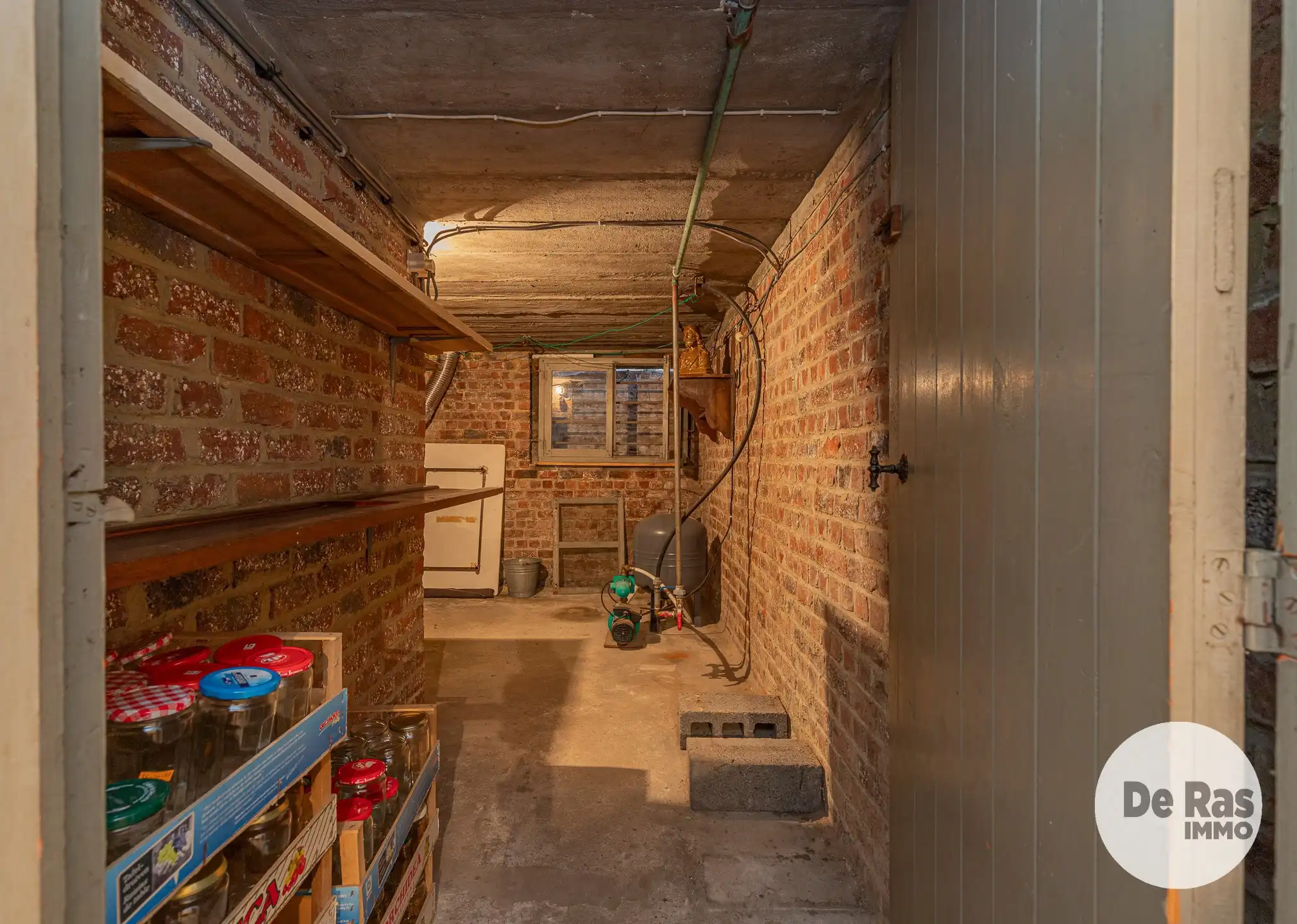 ERONDEGEM - Solide, te renoveren woning met 3 kamers foto 19