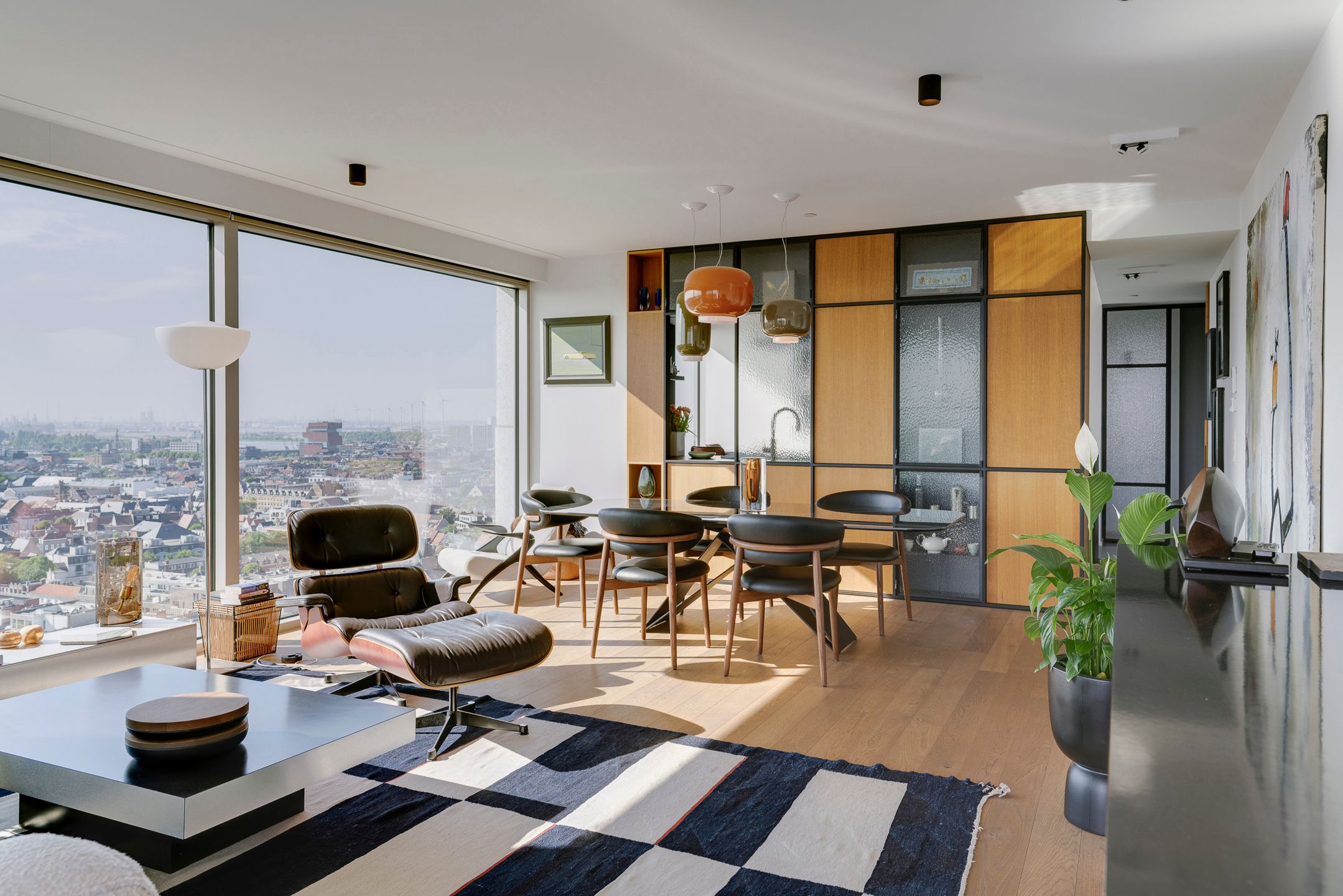 Hoogwaardig afgewerkt appartement in Antwerp Tower foto 9