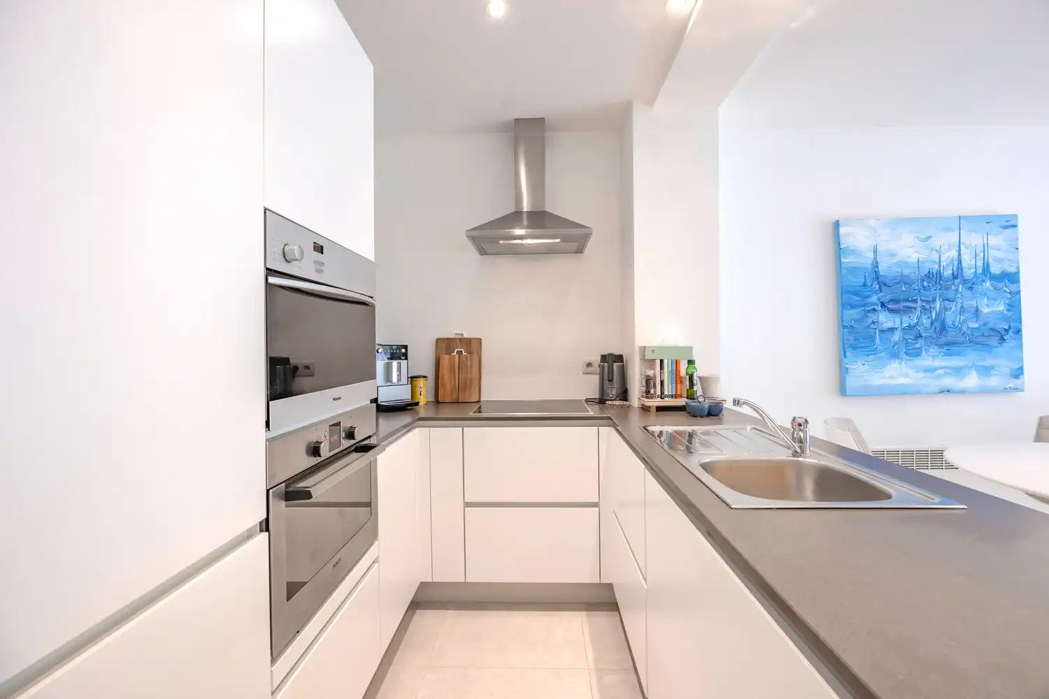 Goed gelegen 2 slaapkamerappartement met zijdelings zeezicht foto 18