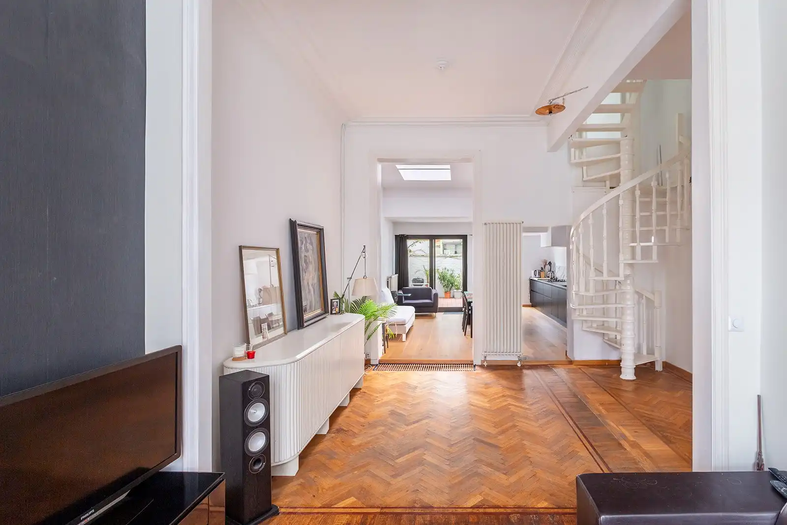 Charmante authentieke woning met 3 slaapkamers en stadstuin nabij Markgravelei foto 12