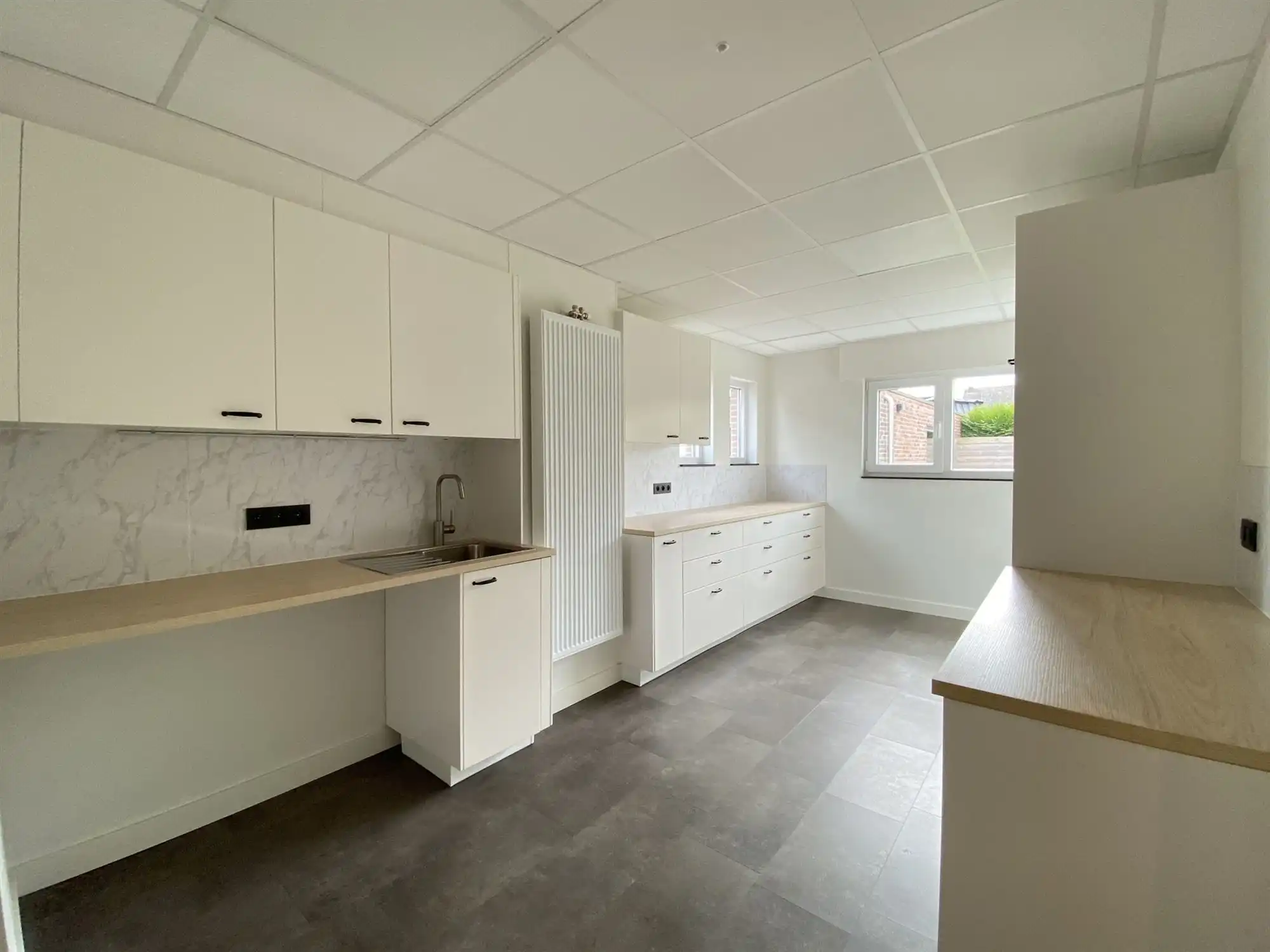 prachtig gerenoveerde woonst met 5 slaapkamers en 2 garages foto 11