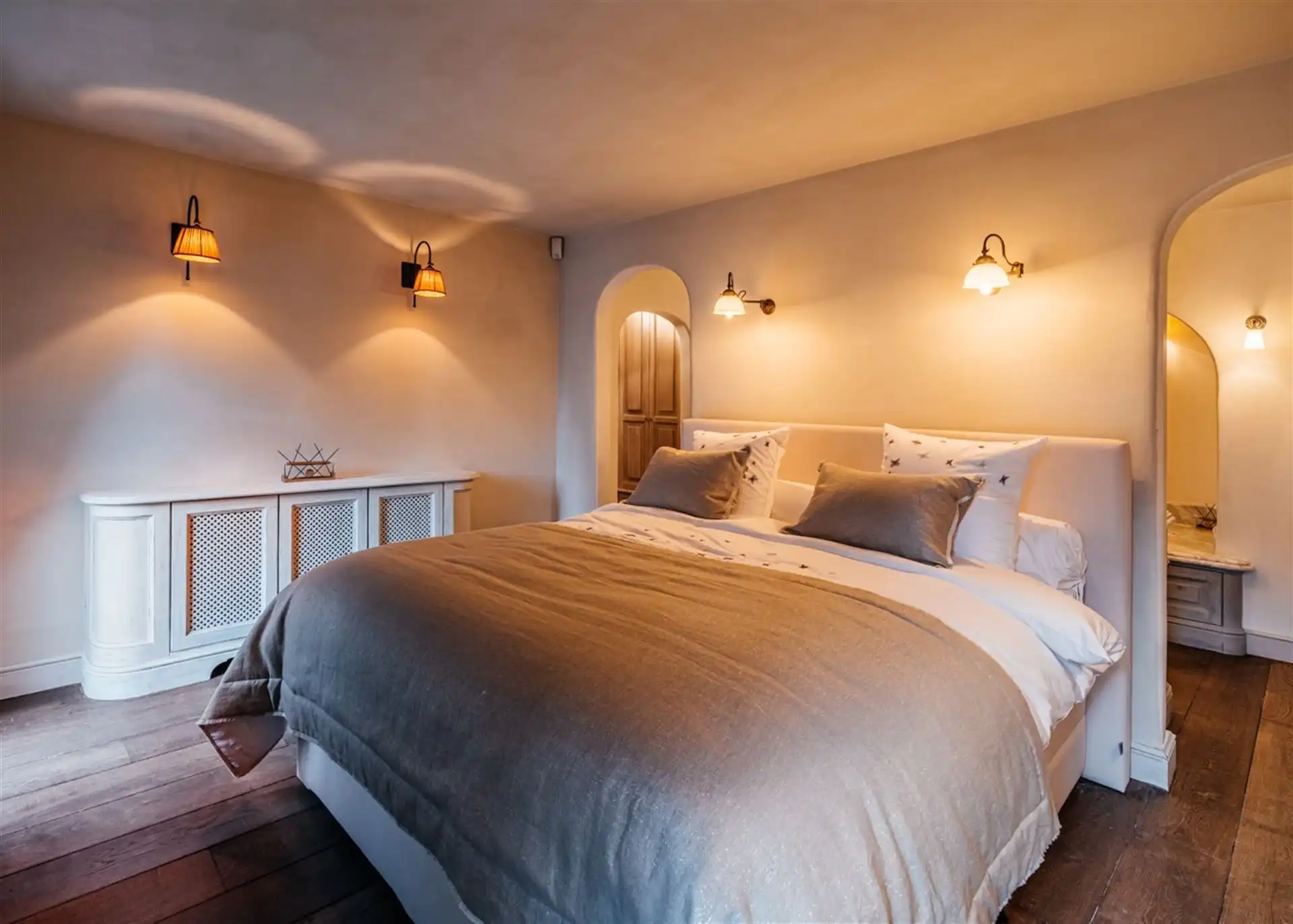 Charmante, hoogwaardig afgewerkte woning in een woonwijk. foto 19