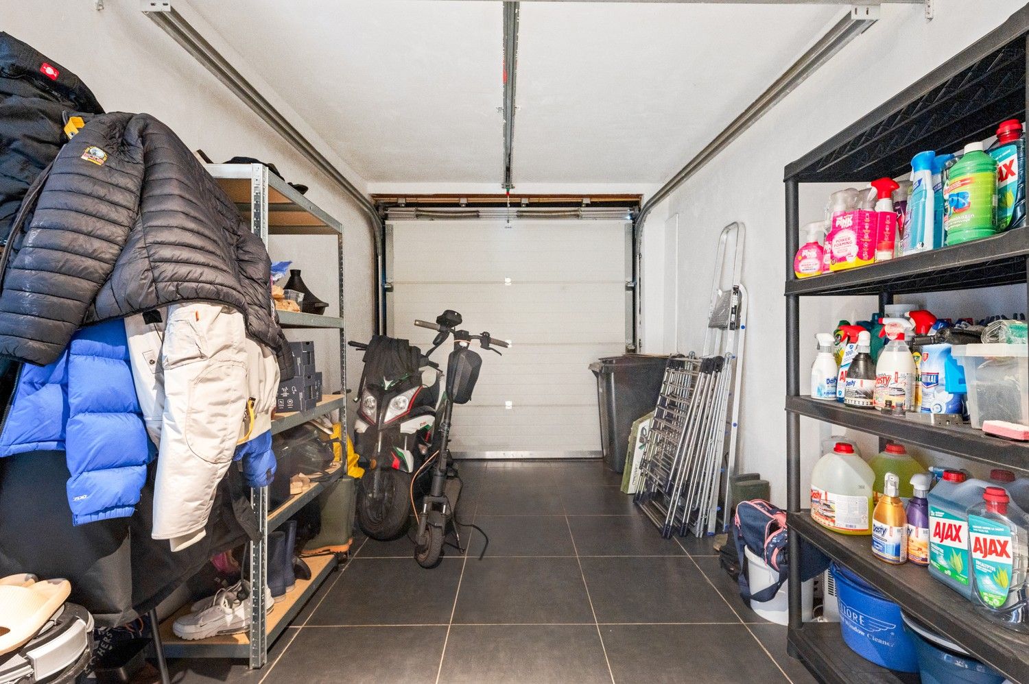 Instapklare, stijlvol gerenoveerde woning met tuin in hartje Broechem foto 19