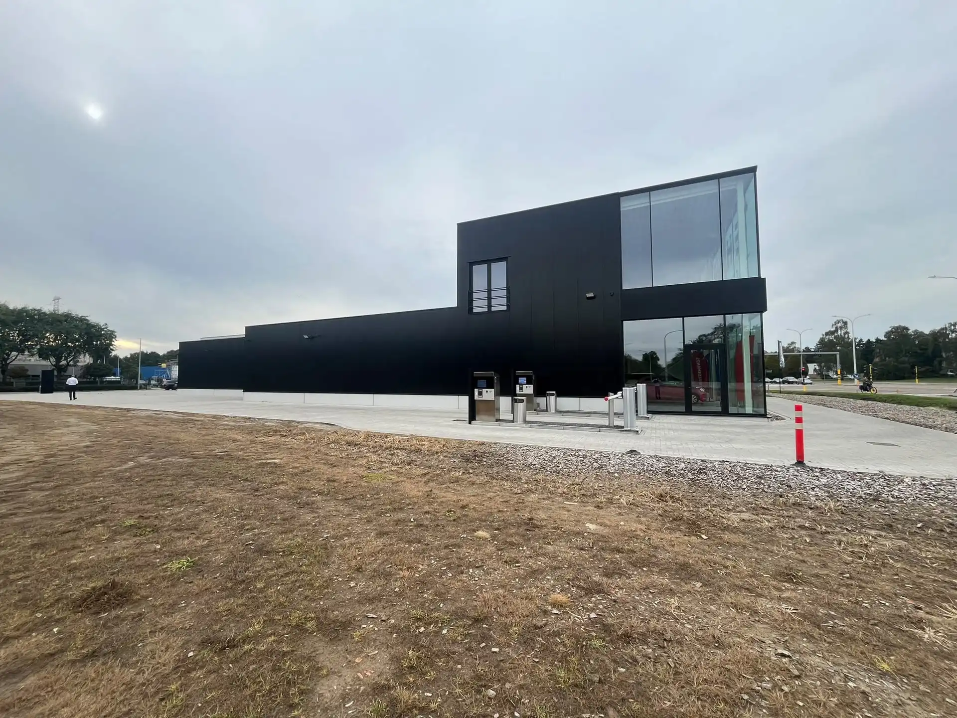 Commerciële unit op zichtlocatie te huur in Herentals foto 11
