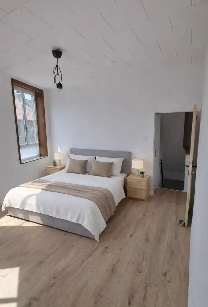 Lichtrijke hoekwoning in hartje Sint-Truiden foto 18