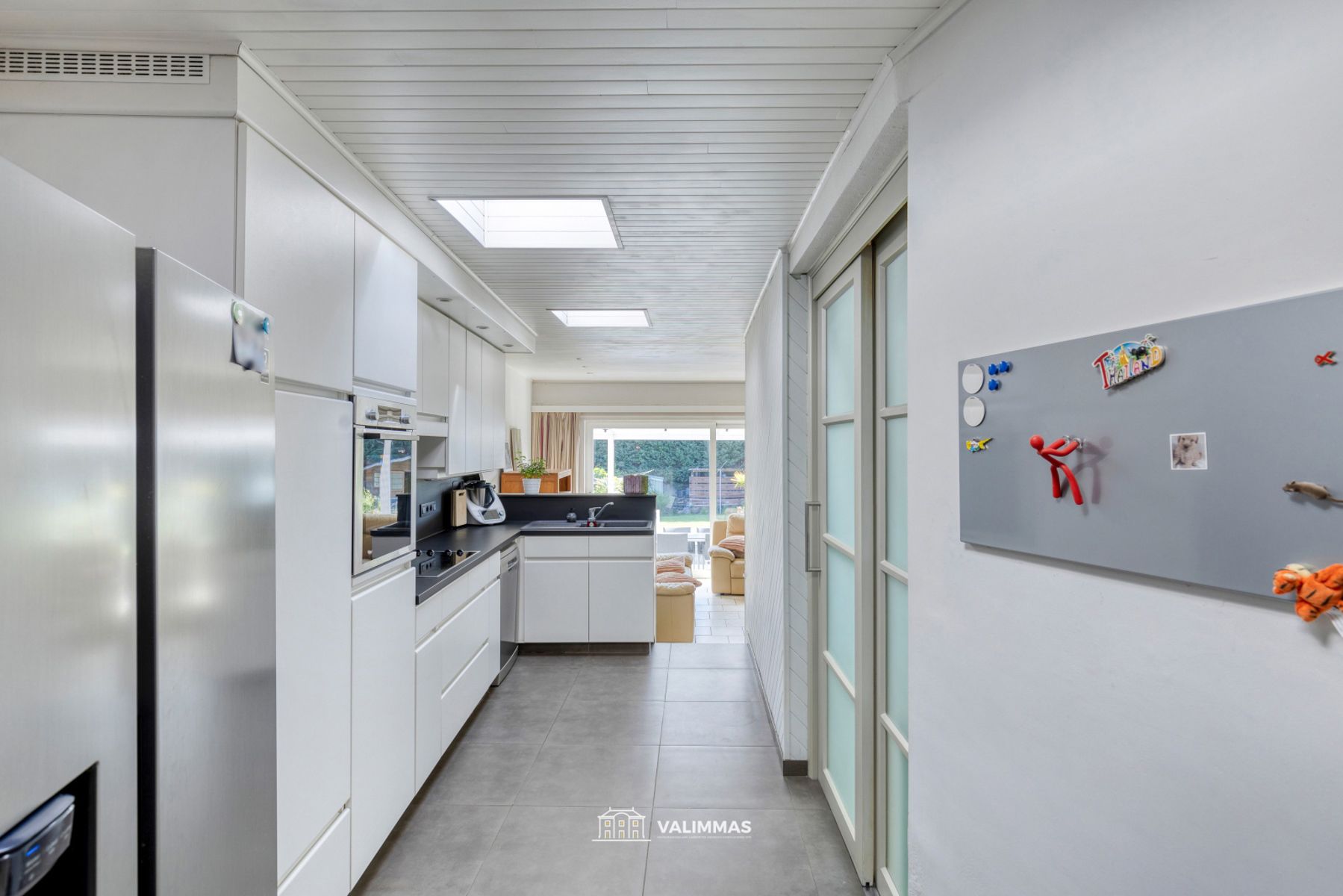 Een verzorgde, instapklare rijwoning met garage & mooie tuin foto 5