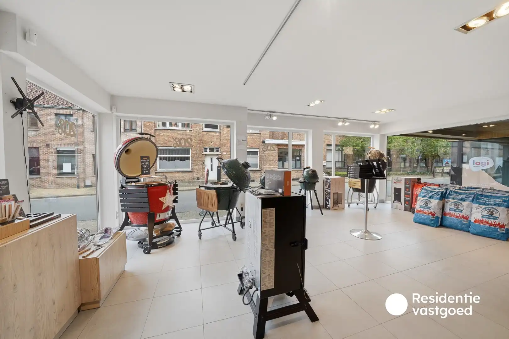 Handelszaak met commerciële mogelijkheden in Ettelgem foto 4