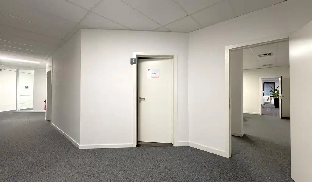 Instapklaar kantoor te huur in industriezone Mechelen-Noord  foto 5