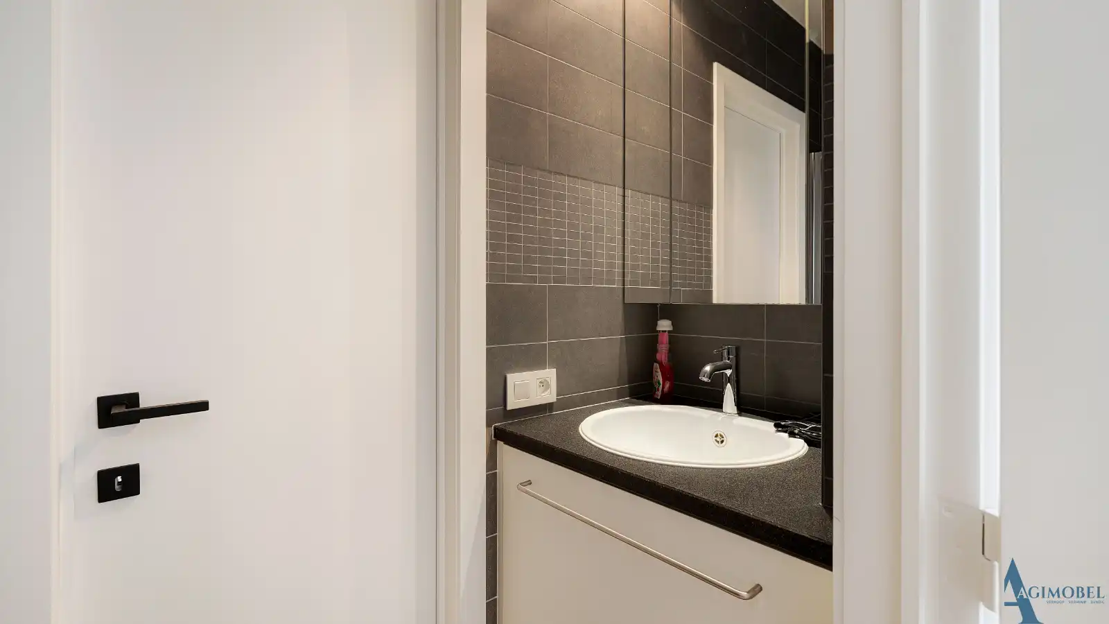 Exclusief  hoek appartement met frontaal zeezicht aan het Rubensplein. foto 18