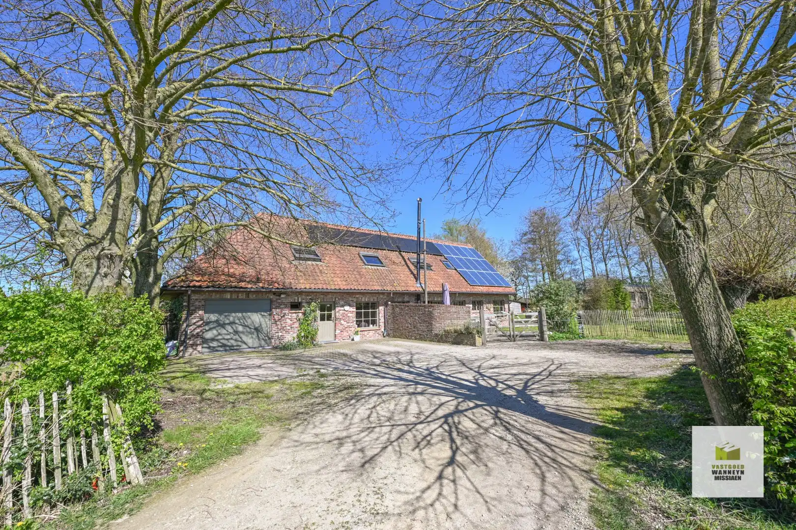 Landelijke gerenoveerde woning op 9.500 m2 met 3 slaapkamers en landelijk vergezicht foto 4