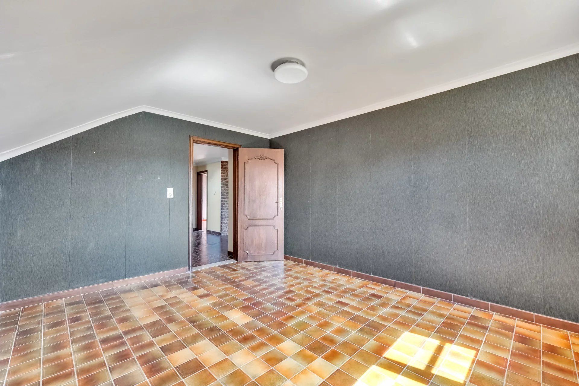Ruime woning in rustige buurt foto 15