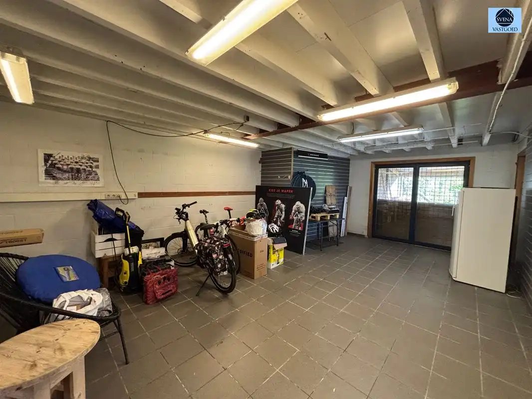 COMMERCIELE RUIMTE MET DUPLEXAPPARTEMENT- VEEL MOGELIJKHEDEN EN UITSTEKENDE ZICHTBAARHEID foto 9