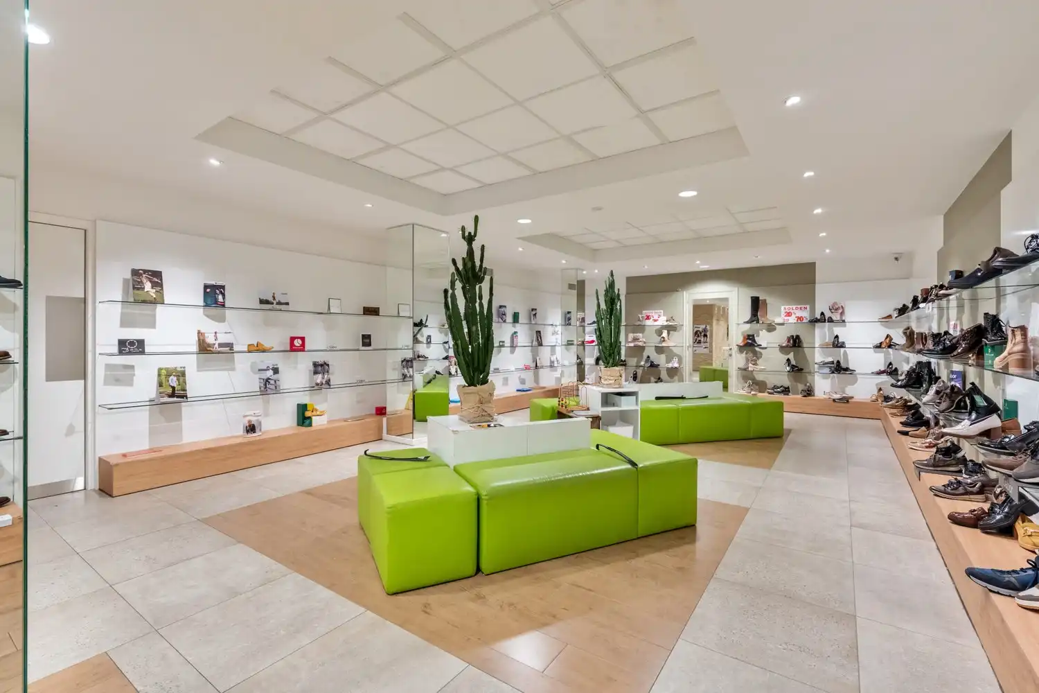 Handelspand op toplocatie aan de Markt te Bilzen! foto 4