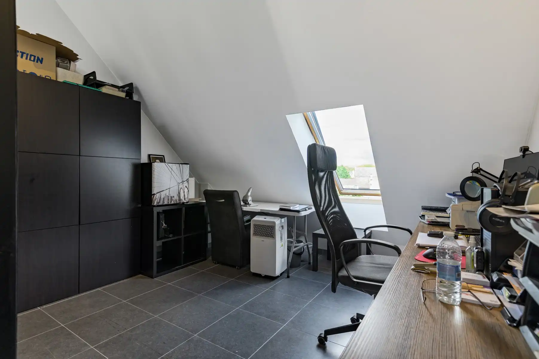 Recente woning op centrale ligging met garage foto 15