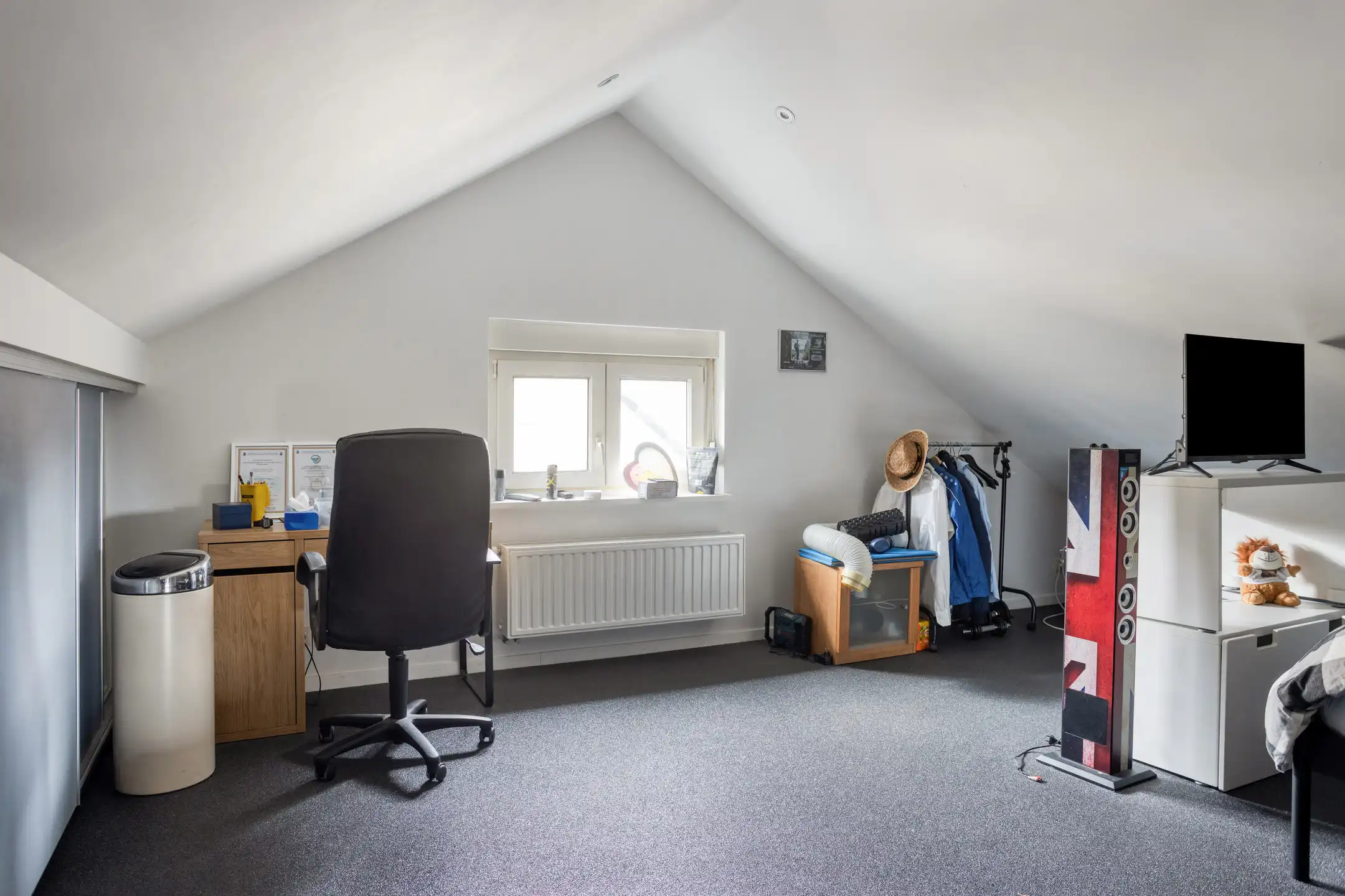 Ruime, energiezuinige woning met 6 slaapkamers & 2 badkamers foto 15