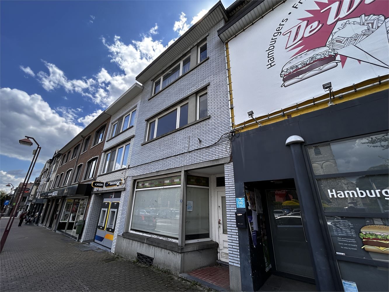 Te renoveren handelshuis met woonst foto 2