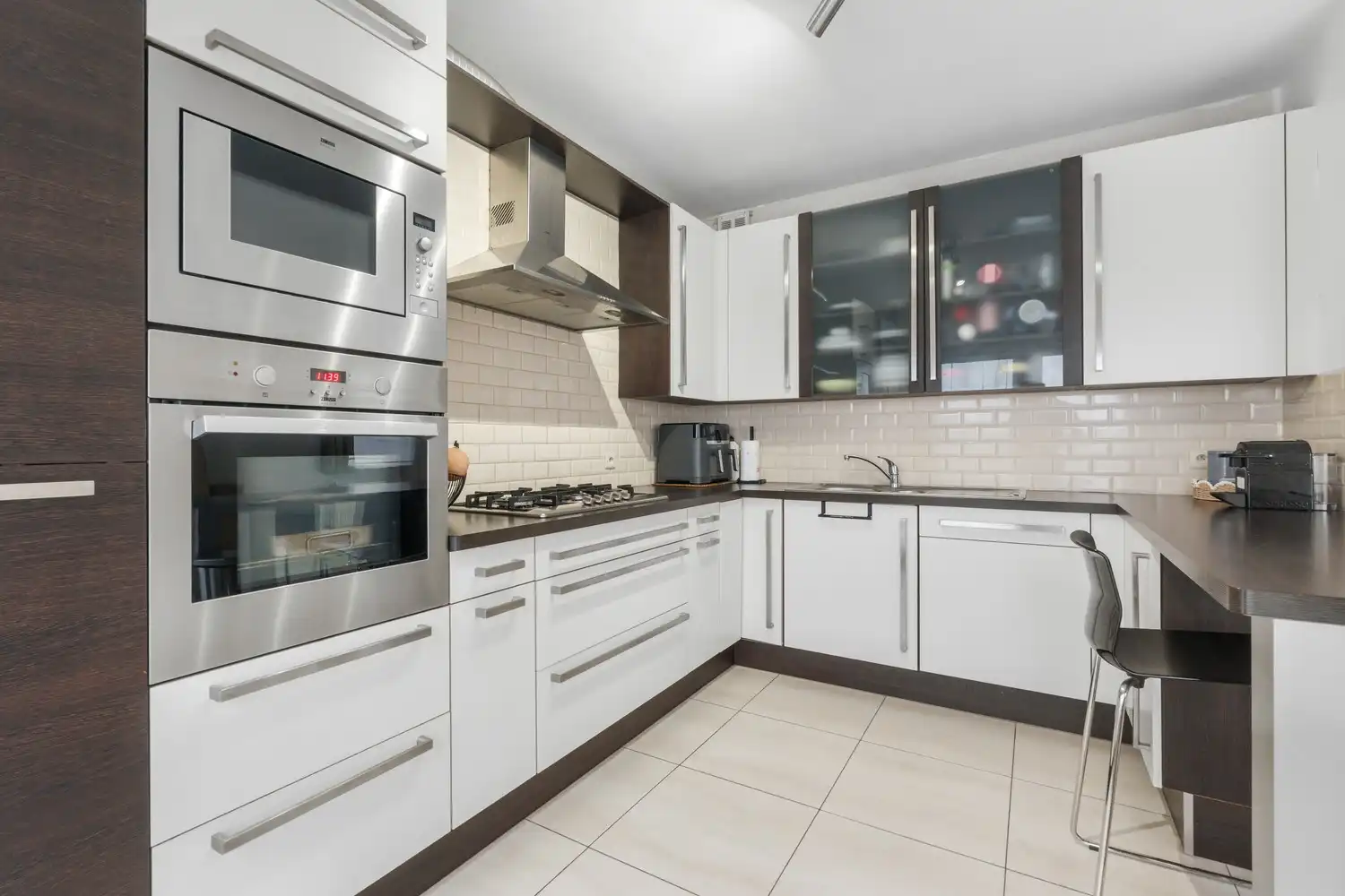 Prachtige 3-gevelwoning met studio, grote tuin en vrij uitzicht foto 7
