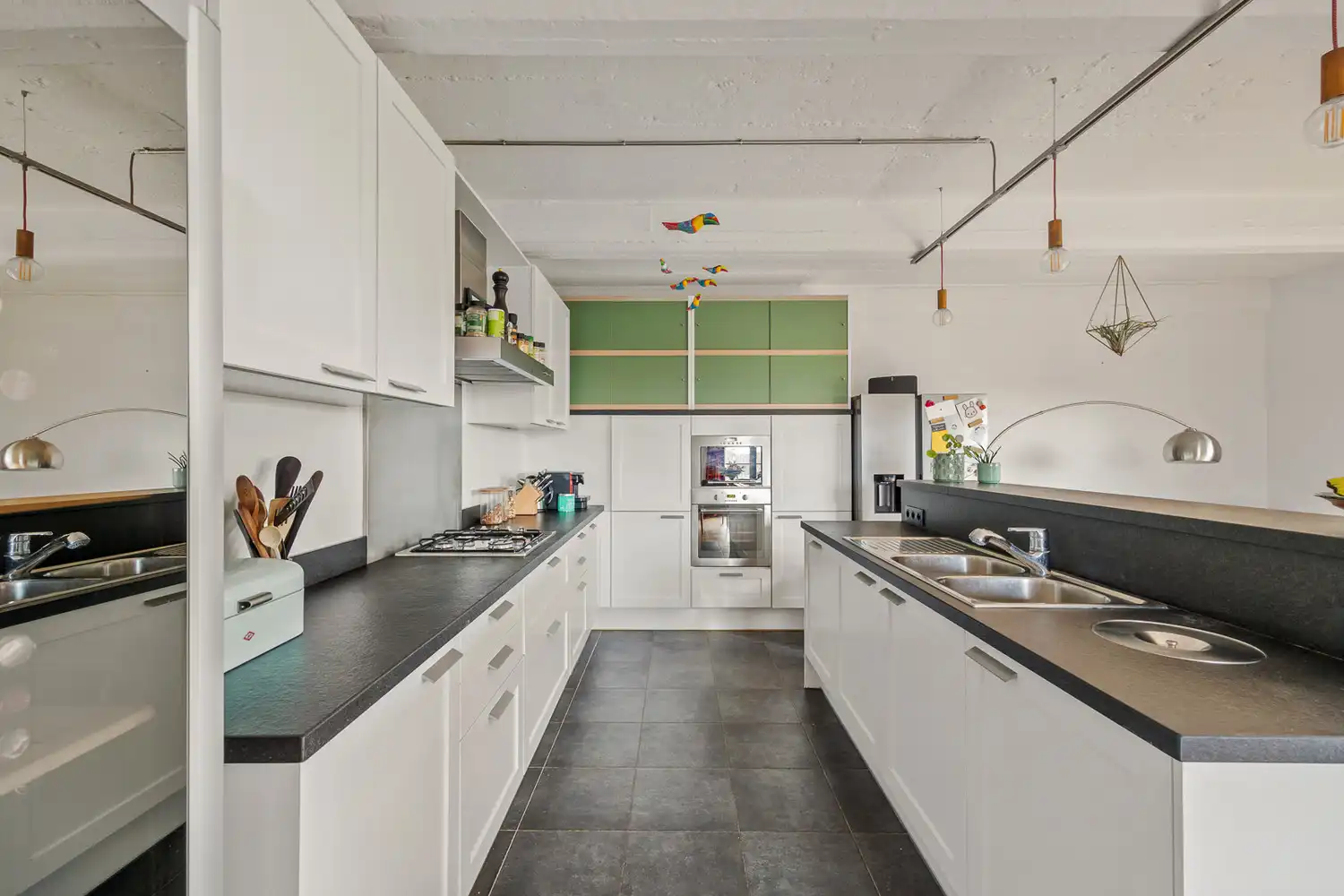 Uitzonderlijke loft 200m² + aangelegde daktuin, terras en 2 optionele garages in rustig, groen woonerf op de grens Borgerhout/Antwerpen foto 22