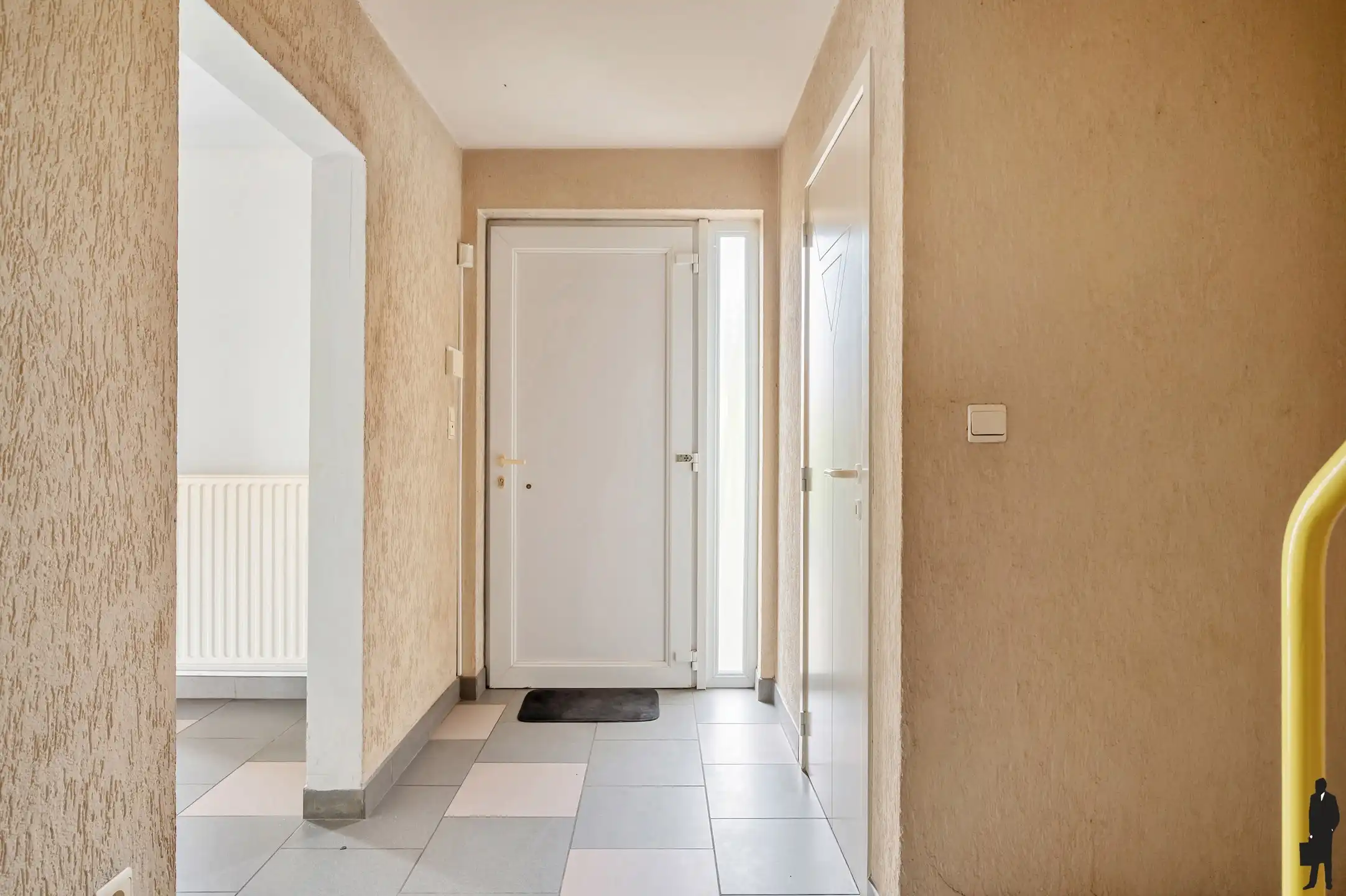 Op te frissen HOB pal in centrum! foto 2