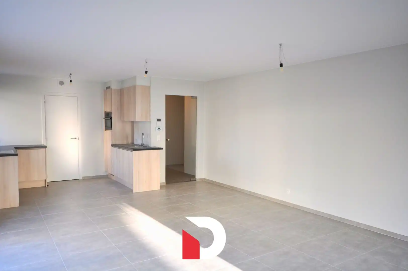 Lichtrijk gelijkvloers appartement met twee slaapkamers en 55 m² terras.  foto 4