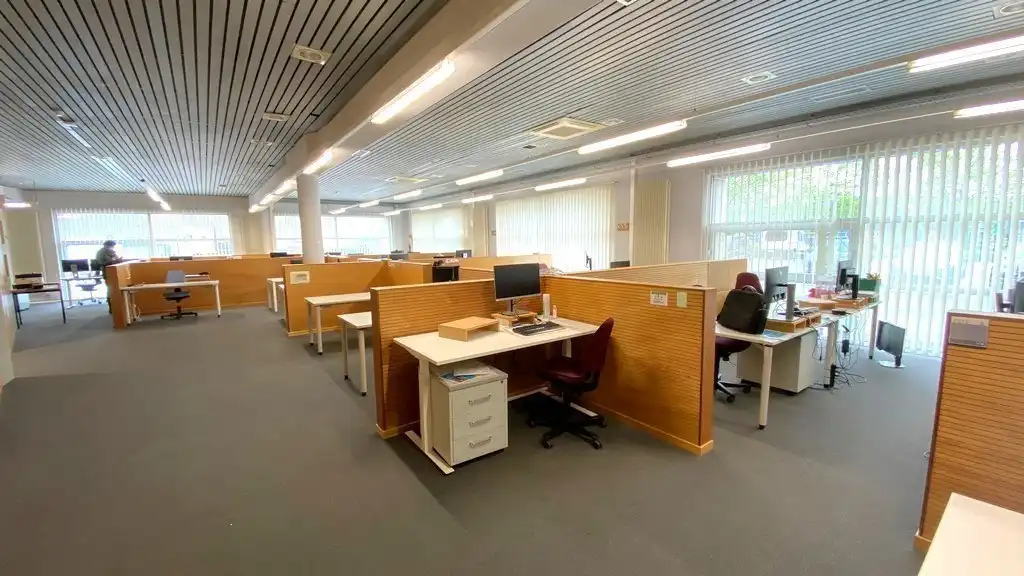 Budgetvriendelijke kantoren te huur vlakbij afrit E17 in Deinze foto 25
