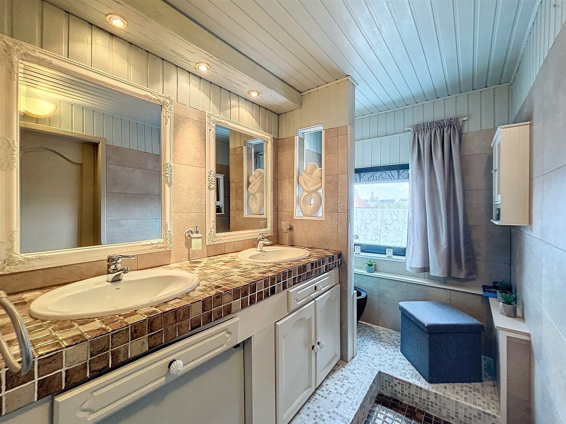 Instapklare energiezuinige woning met 4 slp en garage  foto 13