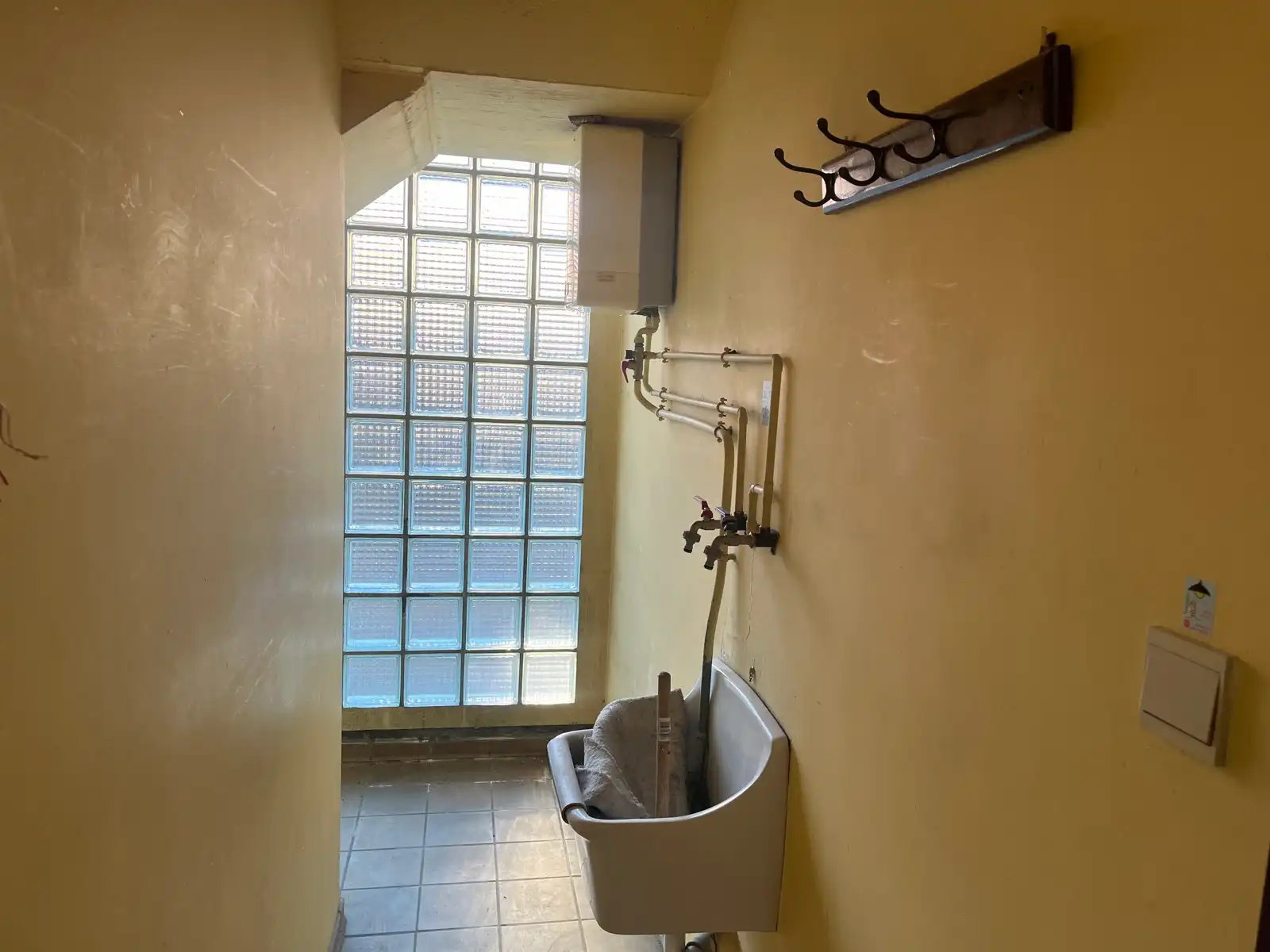 Opsplitsbare polyvalente handelsruimte met parking foto 14