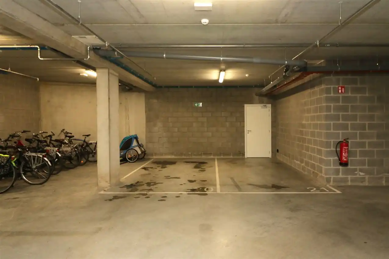 Gelijkvloers app., twee slaapkamers, autostaanplaats nabij centrum foto 25