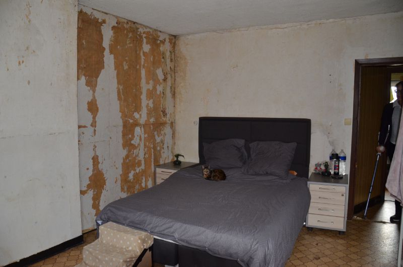 Te koop te Moorslede : Verder af te werken  gezinswoning met 3 slaapkamers, inpandige garage,  zonnige diepe  tuin mét uitweg en dubbele garage, zonnepanelen. foto 17