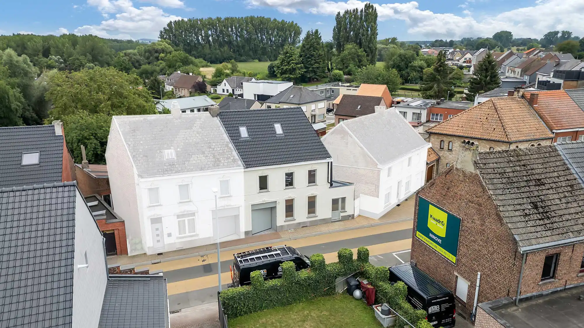 Ruime, energetische totaalrenovatie met ruime tuin en garage foto {{pictureIndex}}