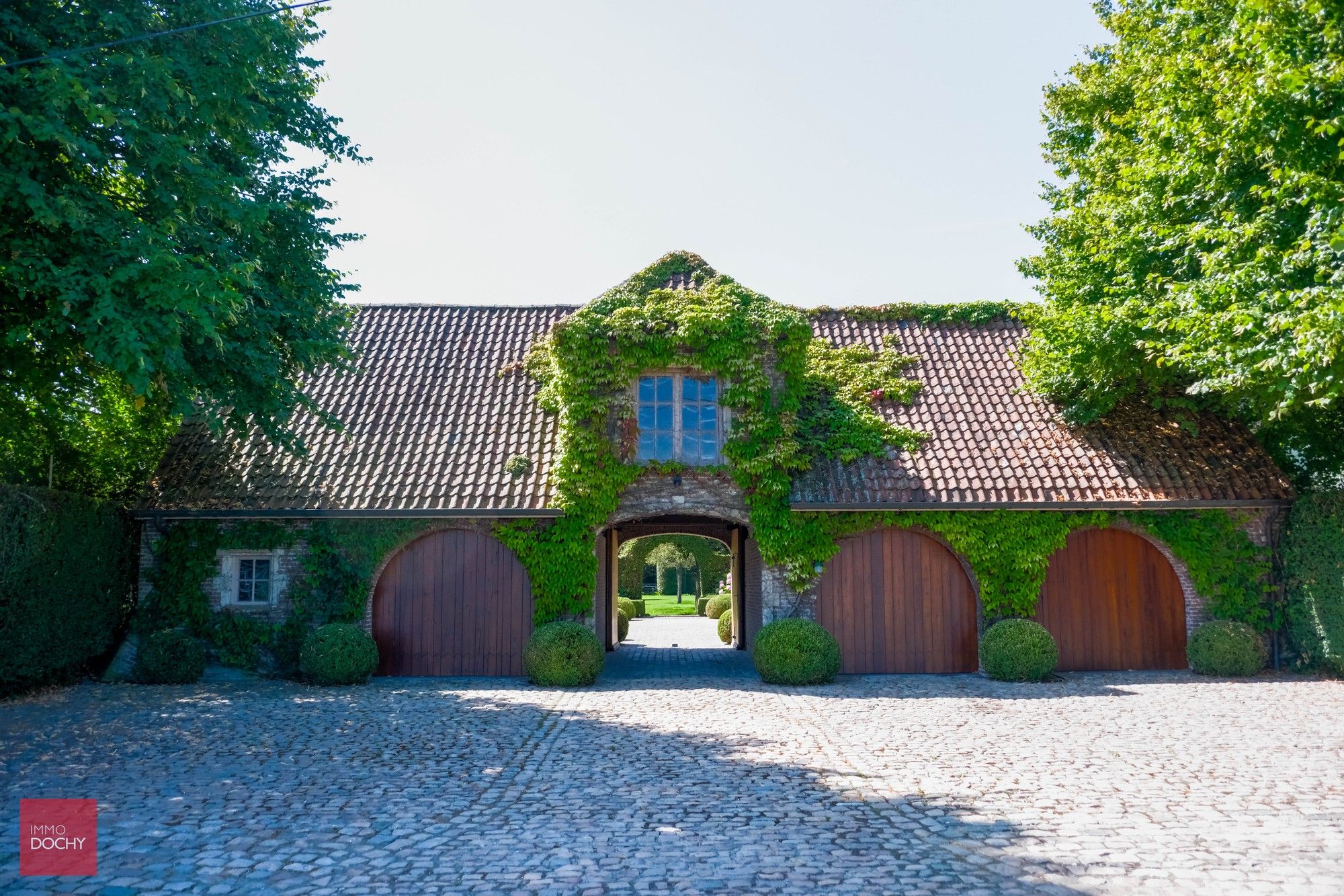 Ruim villa-landhuis met zwembad en poolhouse foto 4