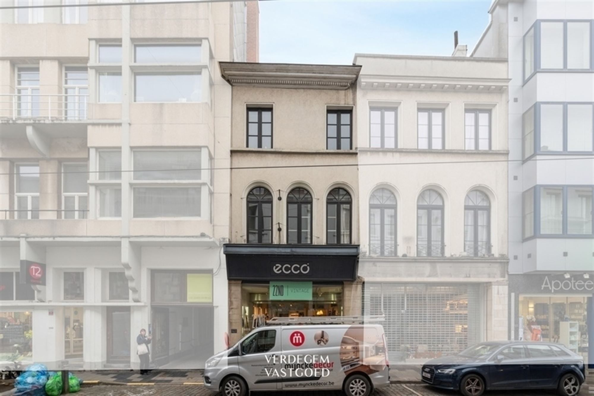 Centraal gelegen handelspand met woonst, ook voor nieuwbouwproject foto 2