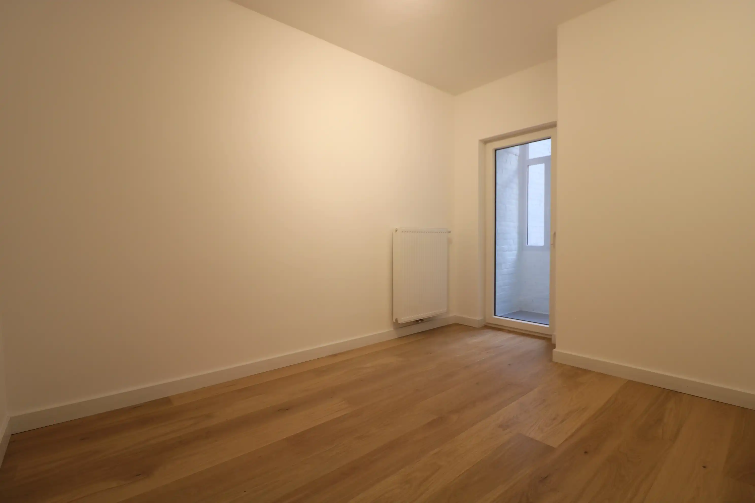 Prachtig gerenoveerd 2-slaapkamerappartement met fantastisch zicht op de jachthaven. foto 7