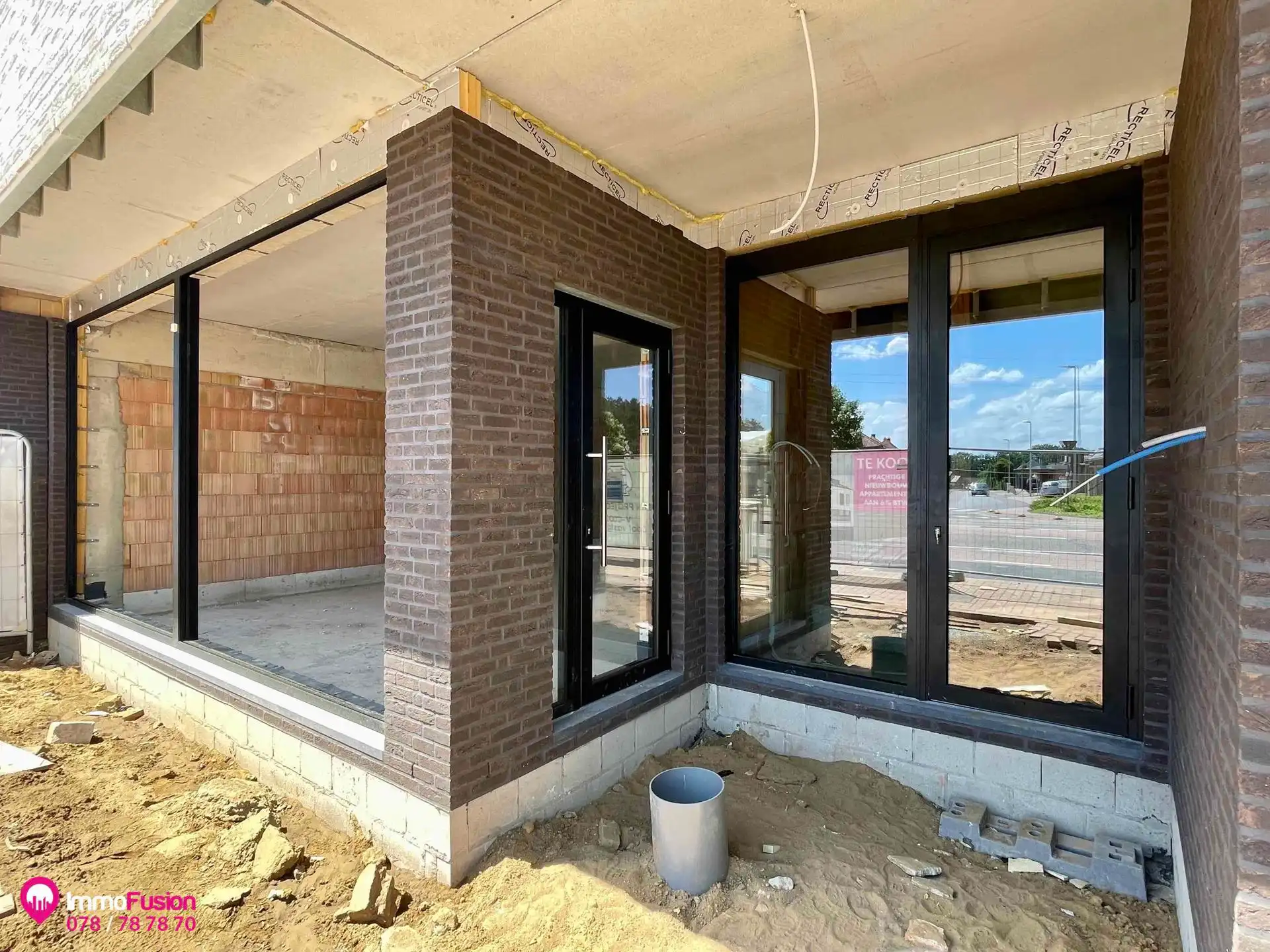 Uitzonderlijke handelsruimte van circa 460 m² met parking! foto 15