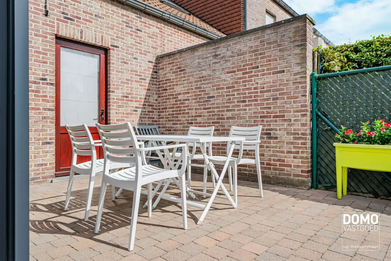 ZUIDWESTELIJK GEORIËNTEERDE DOORZONWONING MET LICHTRIJKE AANBOUW, GEZELLIGE TUIN EN RUIME GARAGE TE KURINGEN (HASSELT)  foto 30