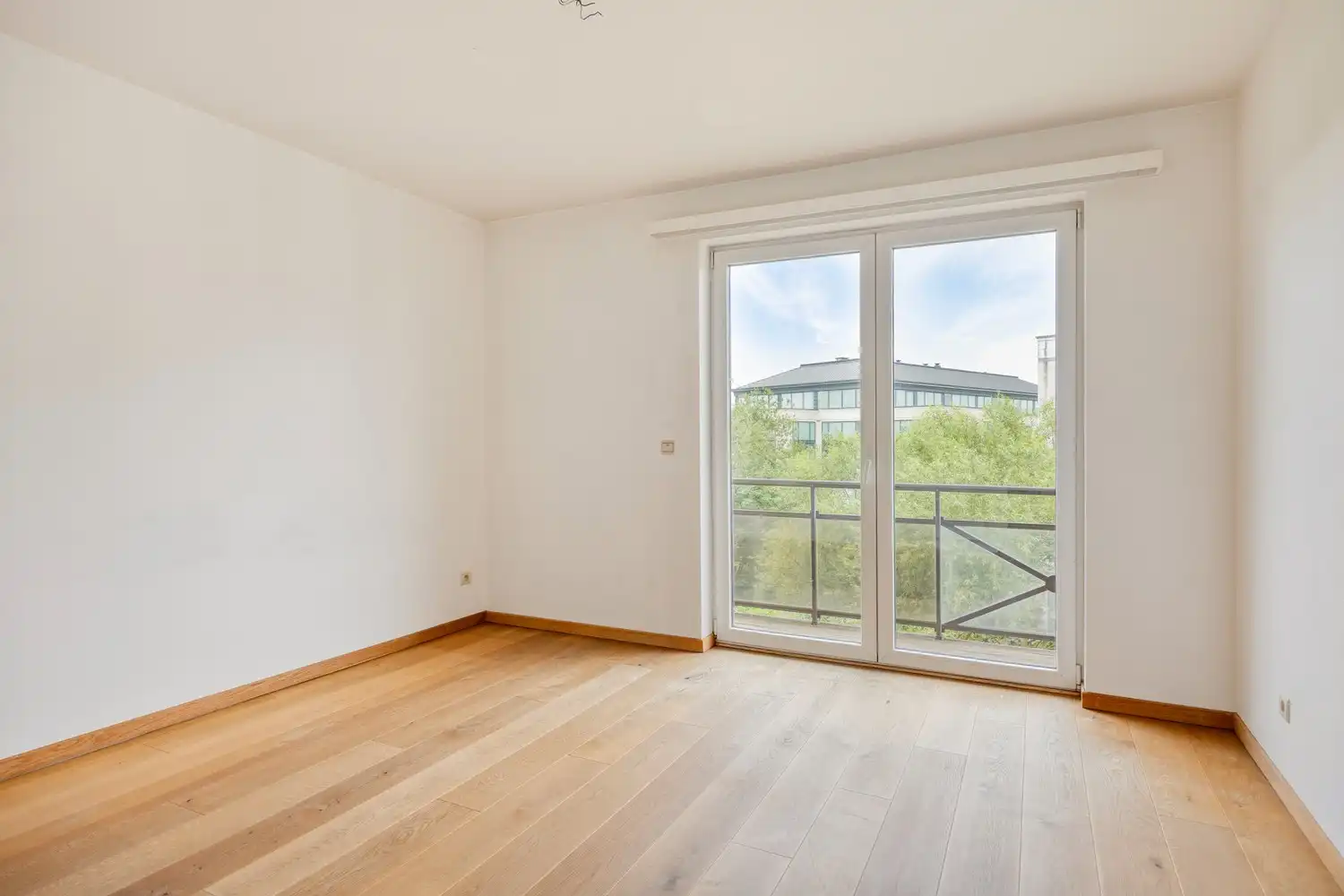 Ruim en lichtrijk appartement met twee terrassen en uitzicht op het Vijverpark aan de rand van Anderlecht 🌿 foto 12