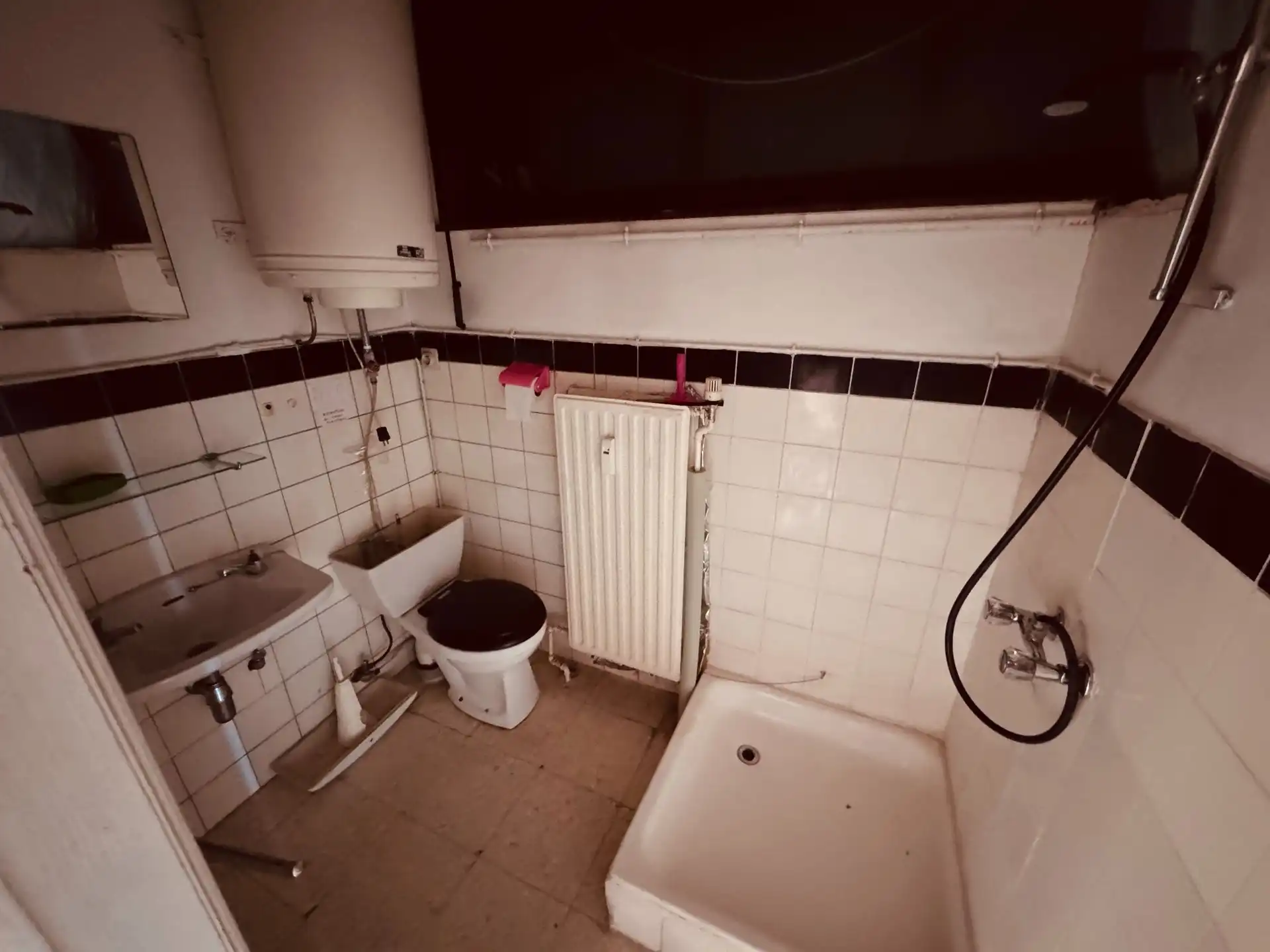 Te renoveren studio met 2 slaapkamers te koop in Vosseslag – De Haan. foto 6