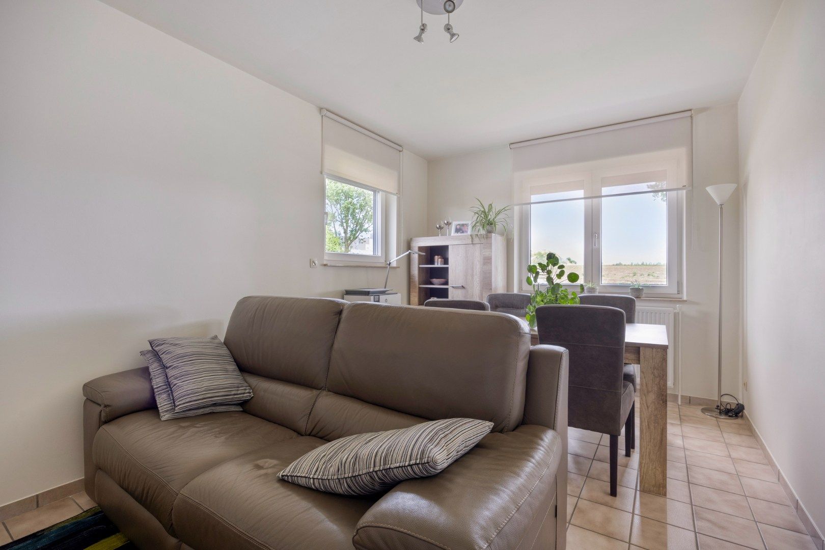 Ruime open bebouwing met zonnige tuin en mogelijkheid praktijkruimte foto 17