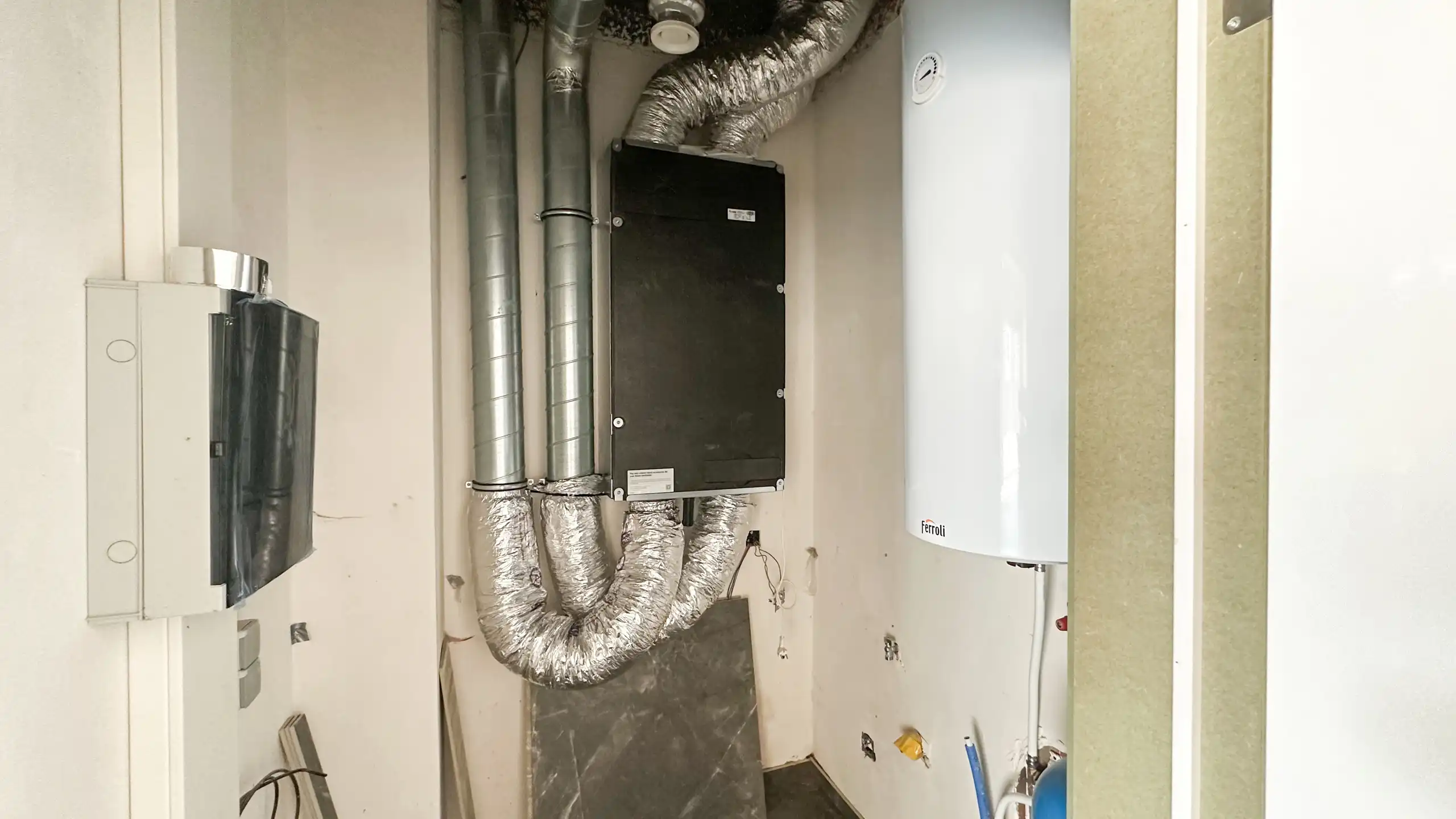 Afgewerkt handelspand van 90m² in Heppen met parkeerplaats! foto 12