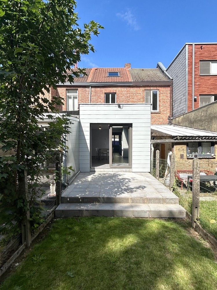 Volledig gerenoveerde, energiezuinige rijwoning foto 2