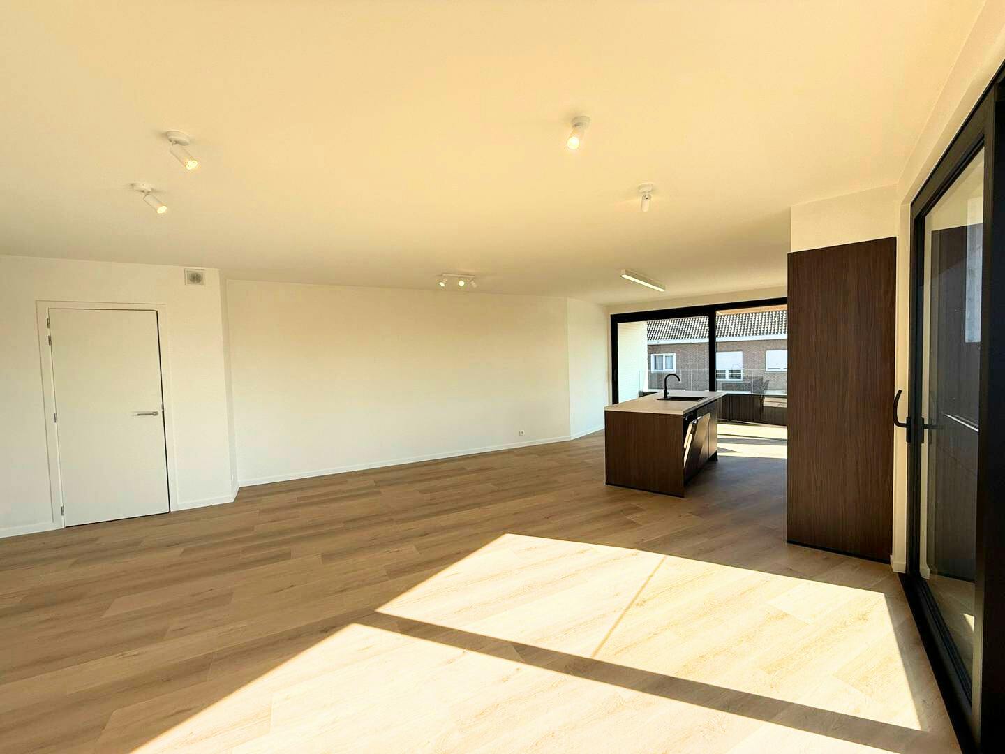 Instapklaar appartement (106m²) te koop in Waregem foto {{pictureIndex}}
